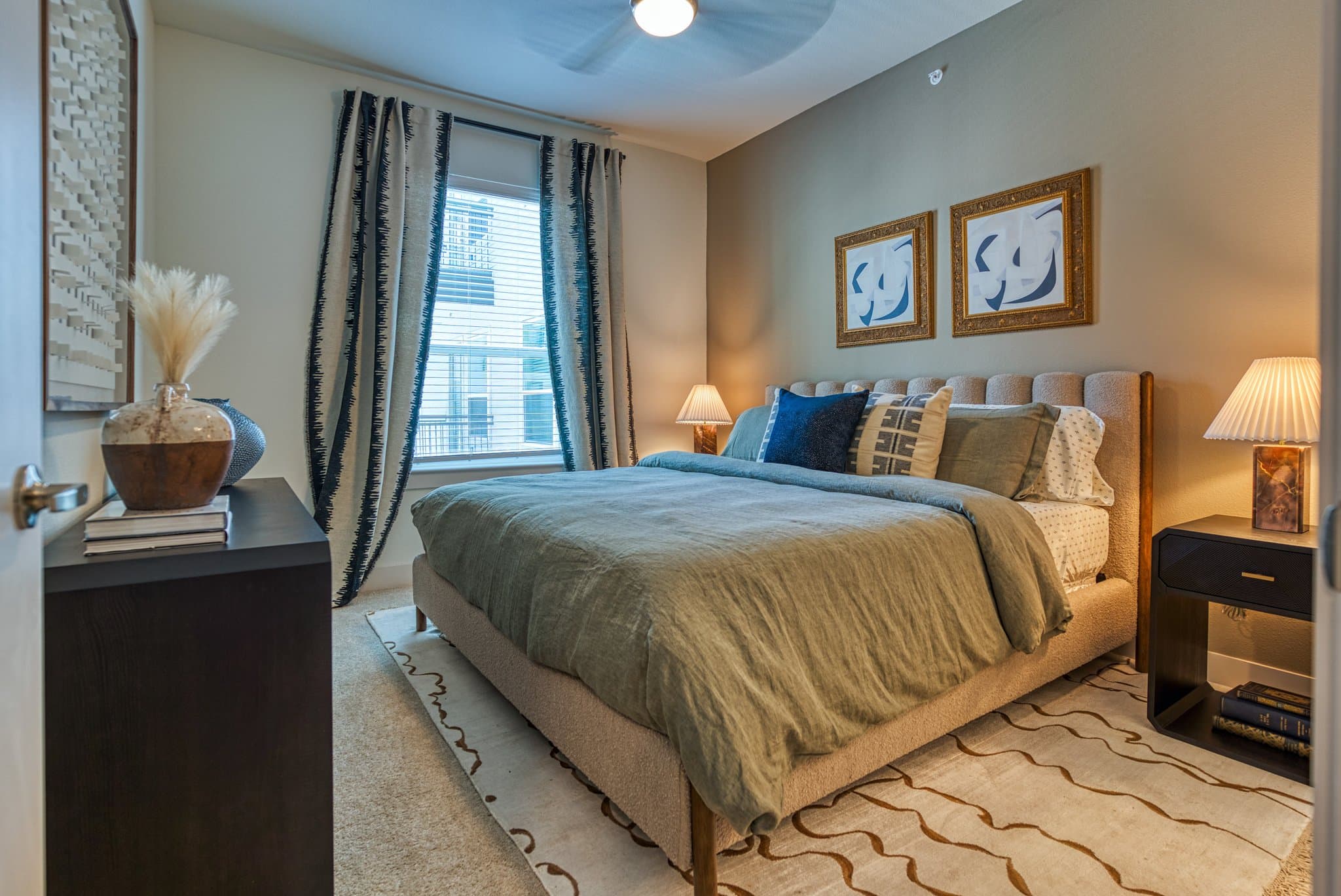 Dallas Apartment: 5088 Ross Ave