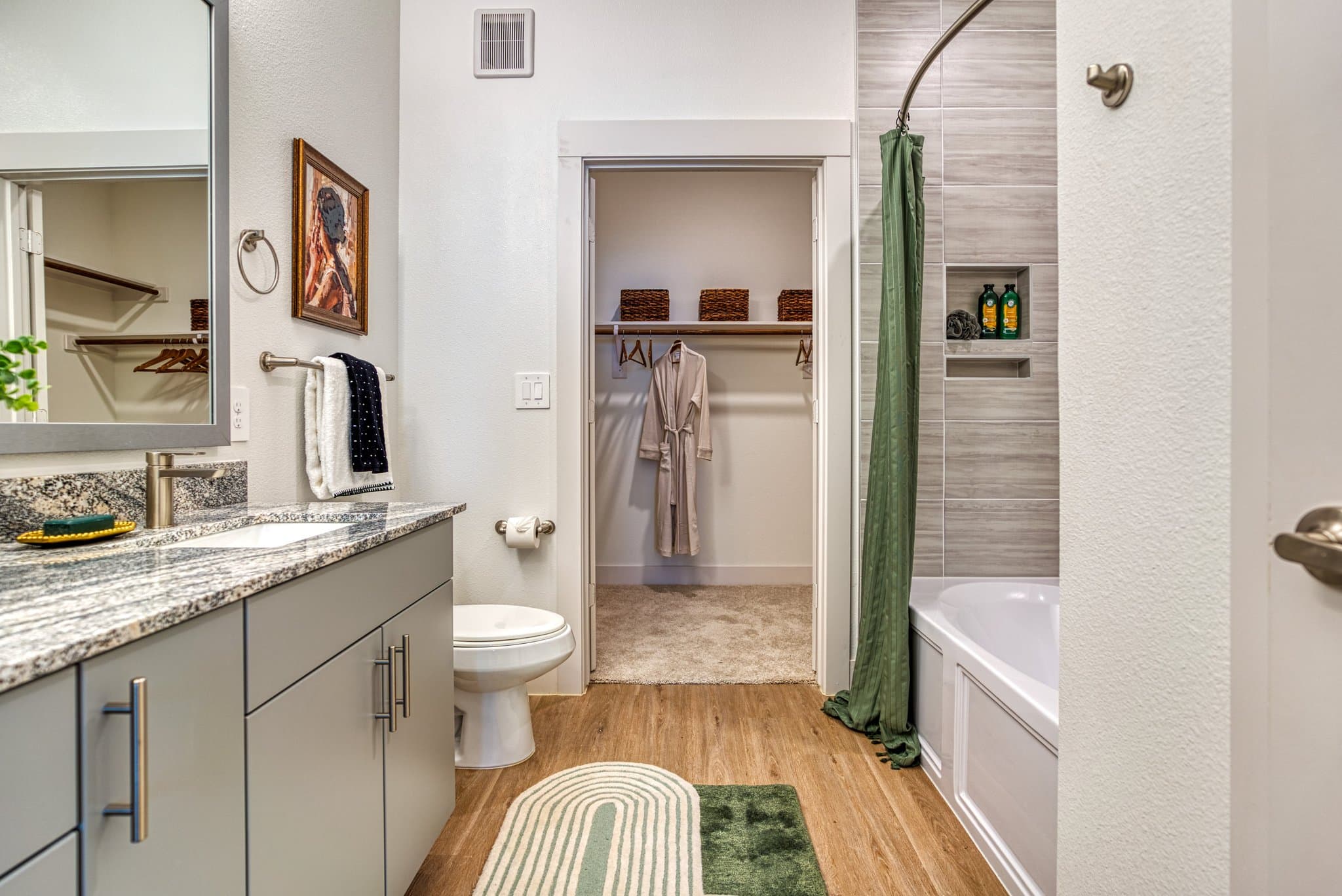 Dallas Apartment: 5088 Ross Ave