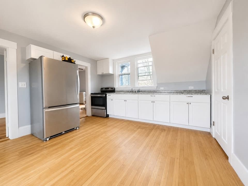 Auburn Townhome: 88 Western Ave