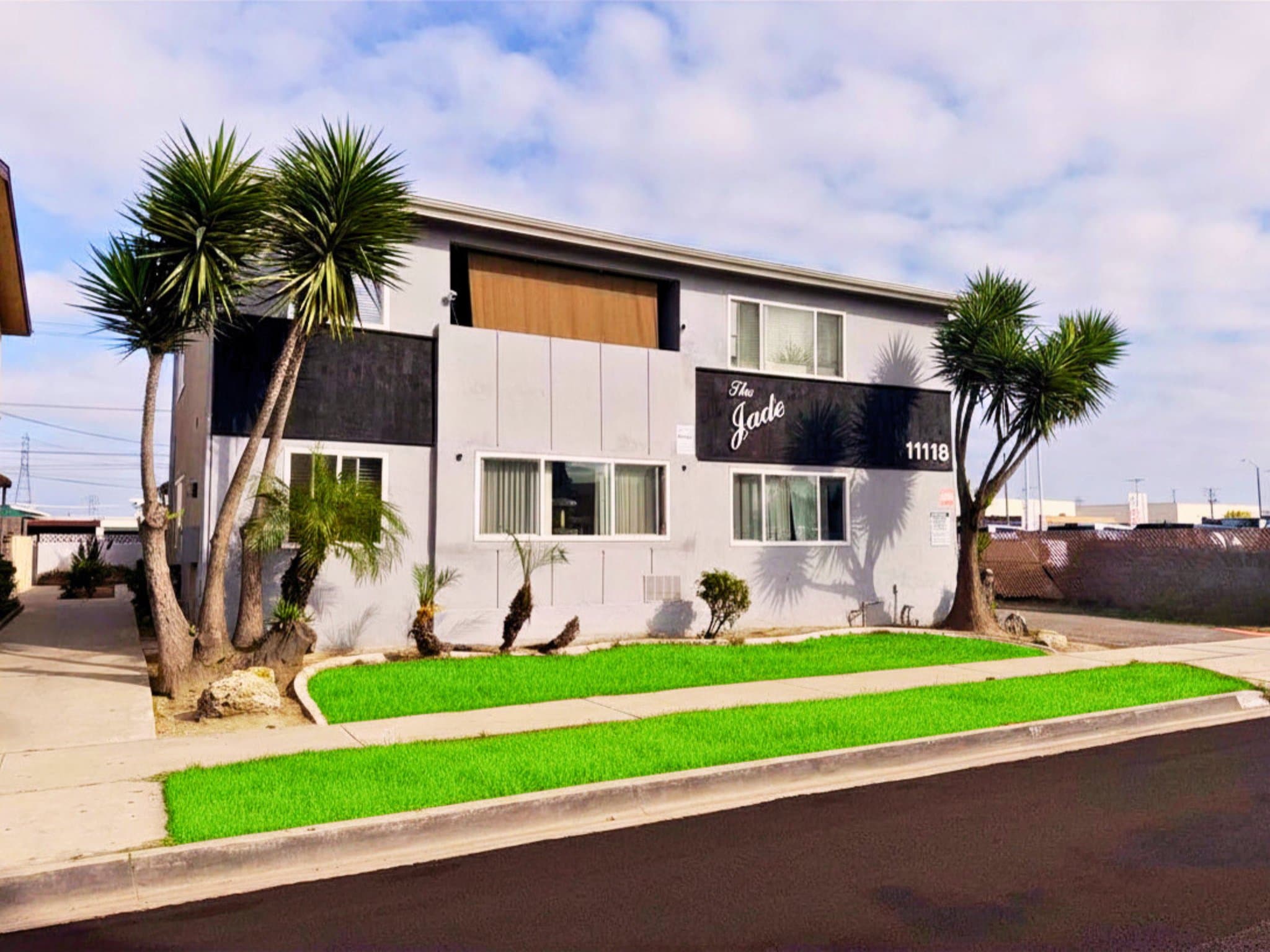 Downey Condo: 11118 Newville Ave
