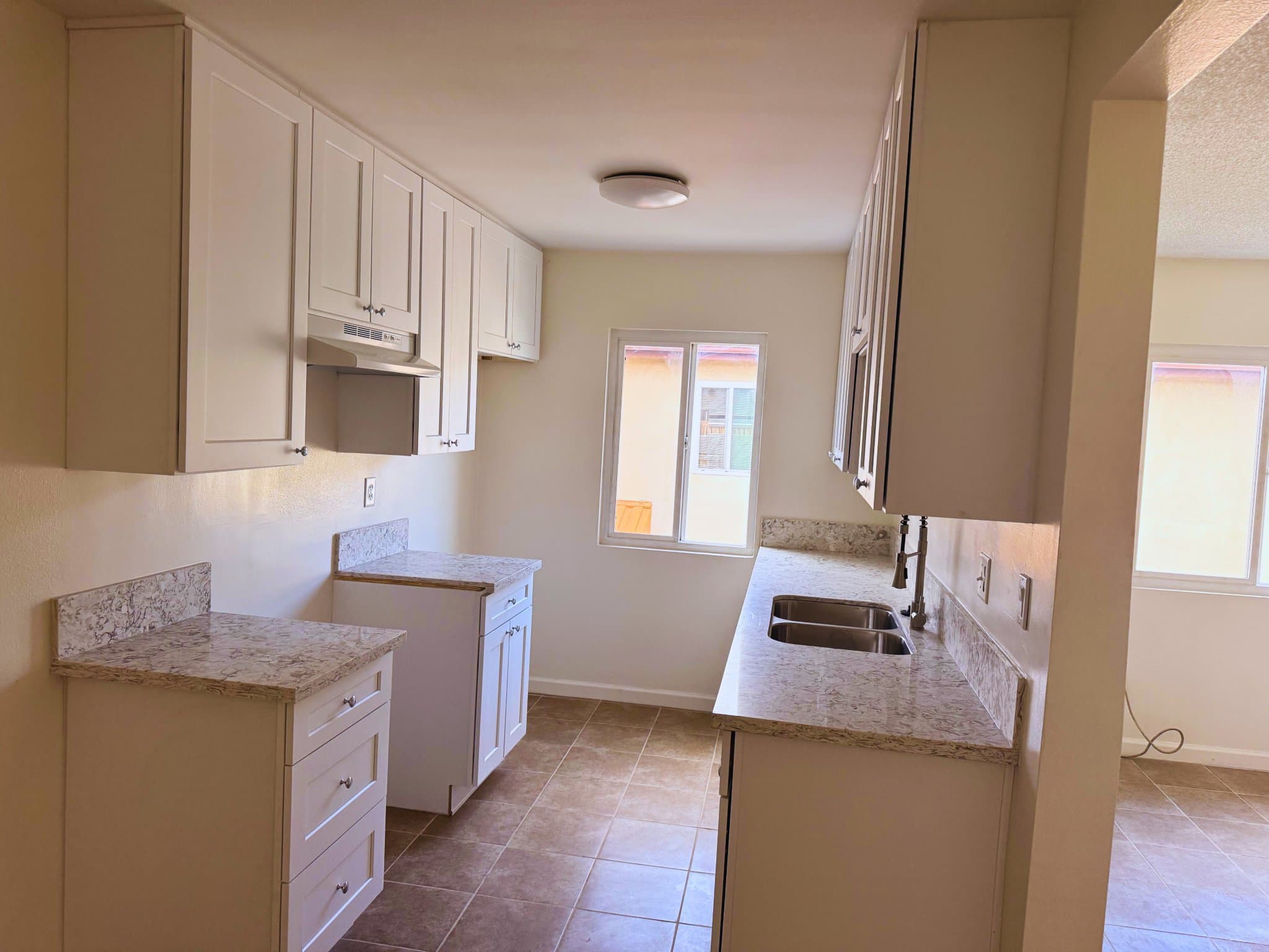 Downey Condo: 11118 Newville Ave