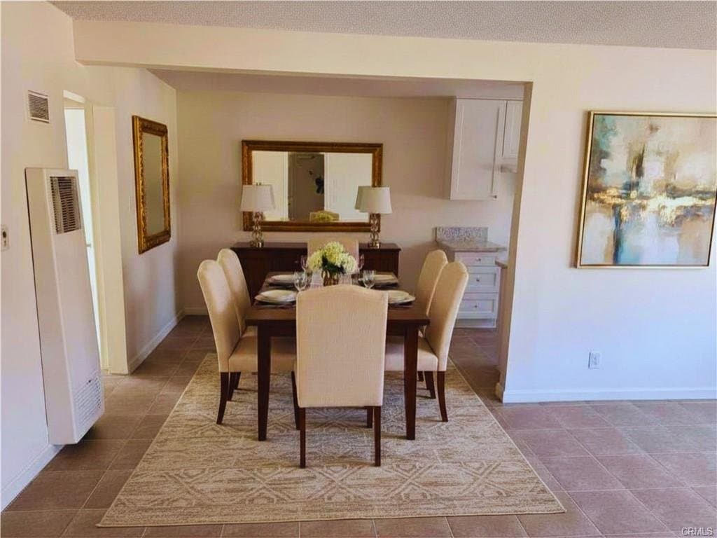 Downey Condo: 11118 Newville Ave