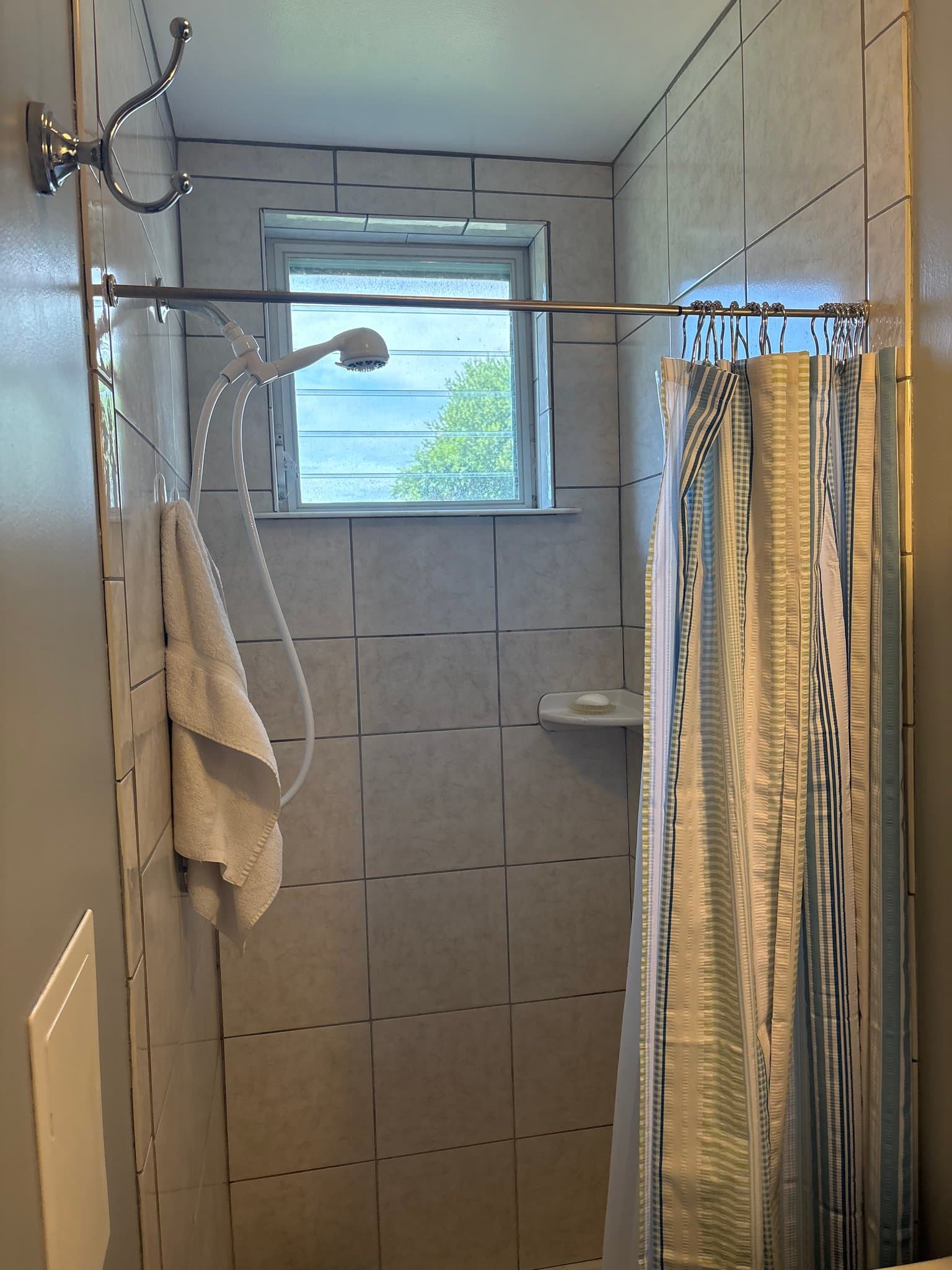 Jenkintown Apartment: 266 Shelmire St
