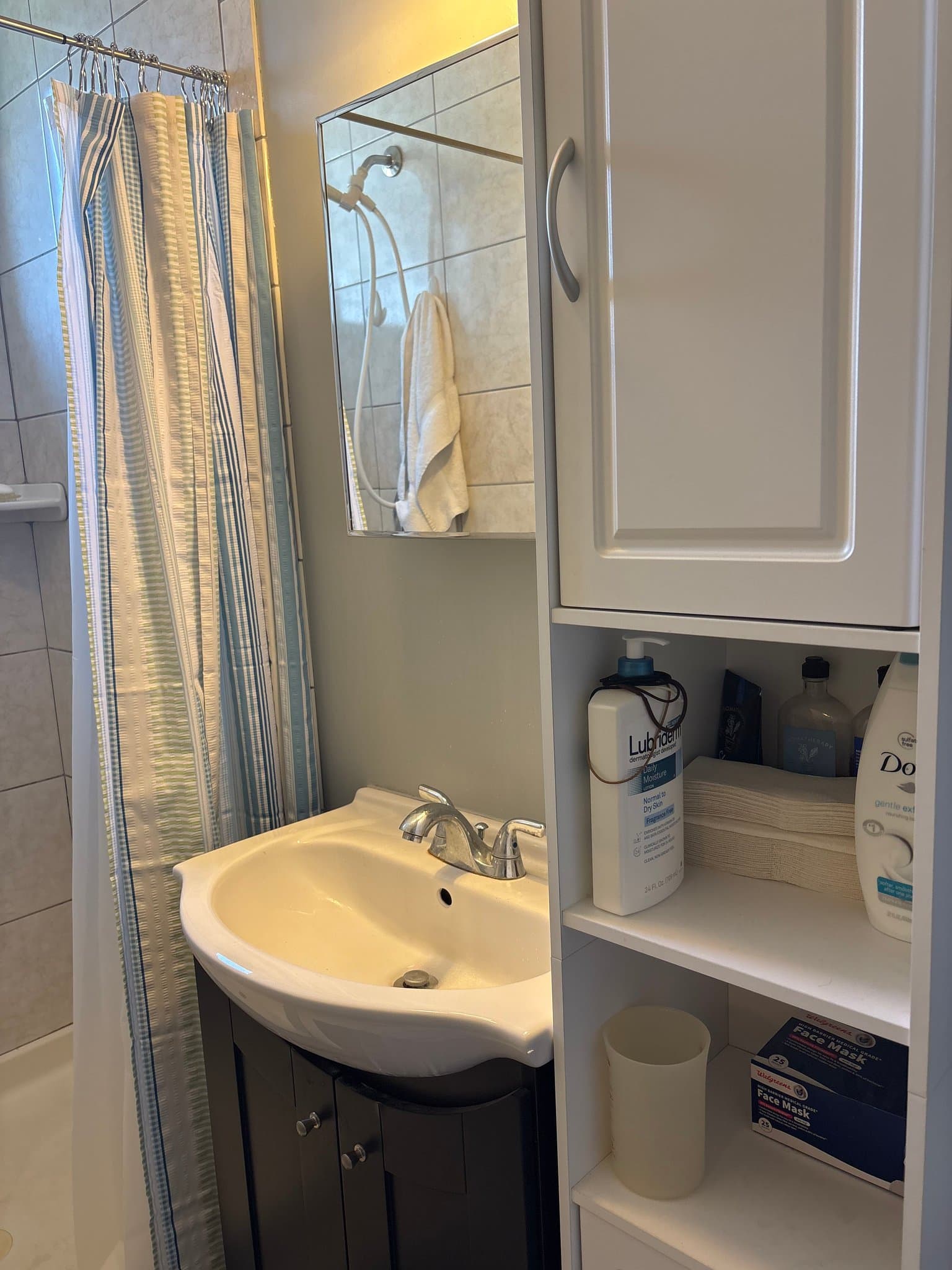 Jenkintown Apartment: 266 Shelmire St