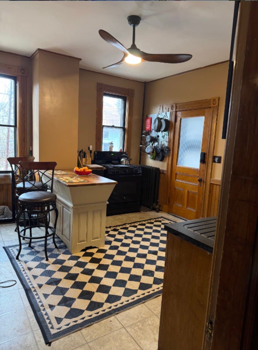 Springfield Apartment: 47 Dartmouth St, Springfield MA
