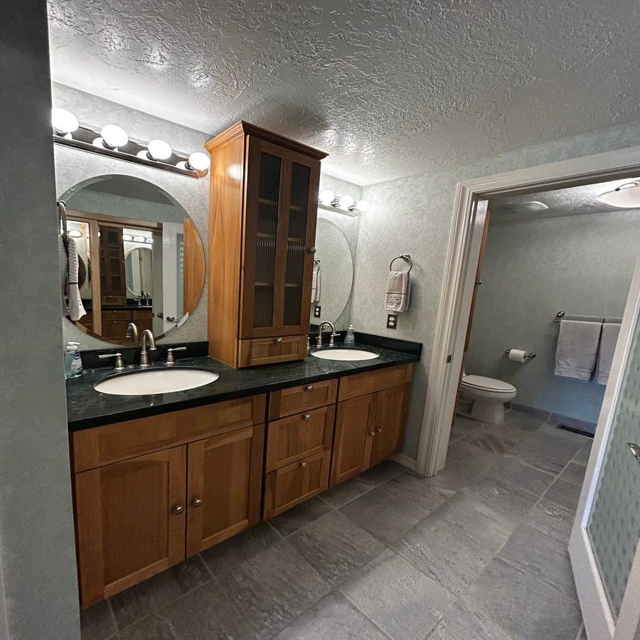 Green River House: 160 Sioux Cir