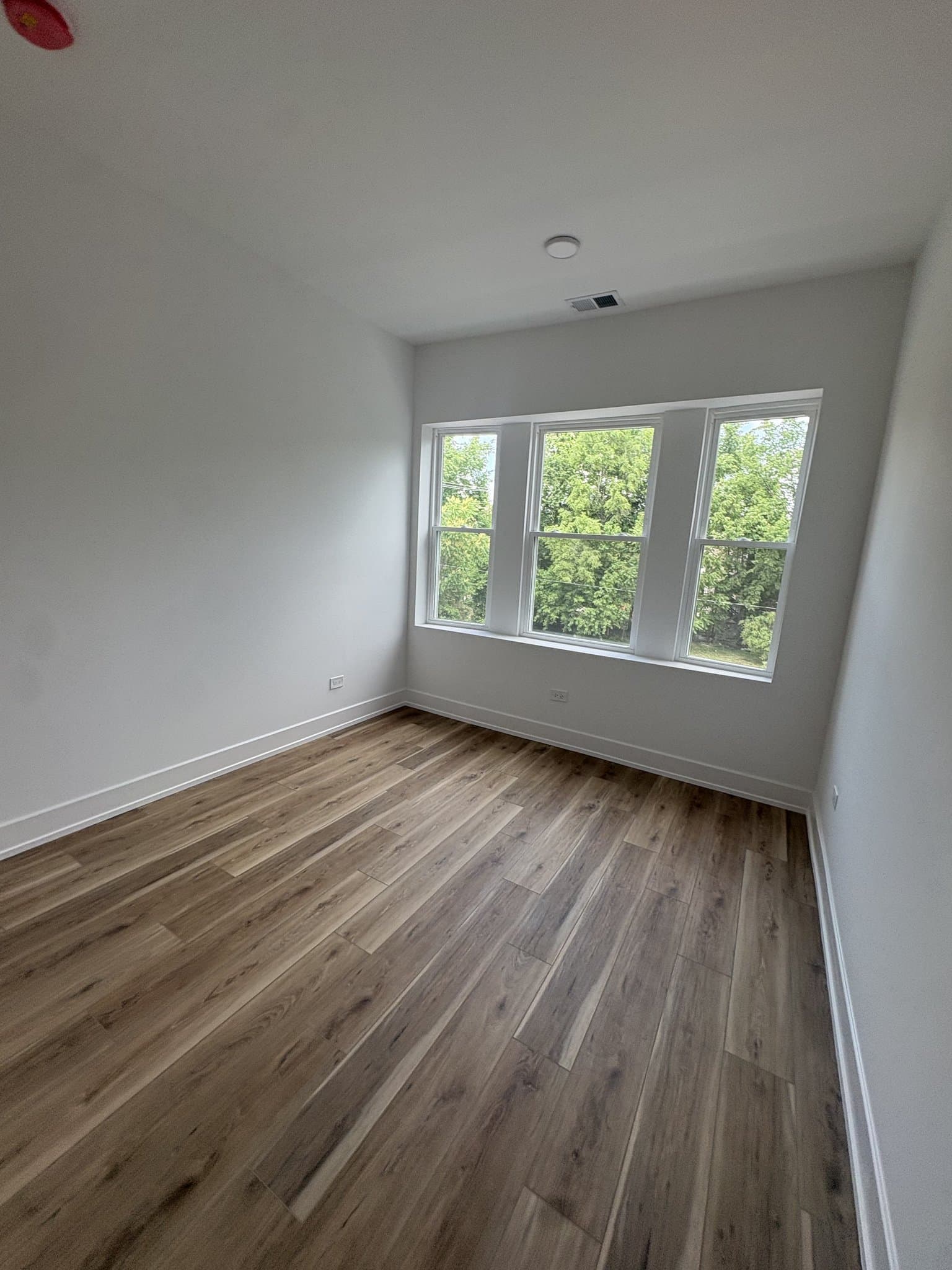 Chicago Apartment: 239 w 74th St