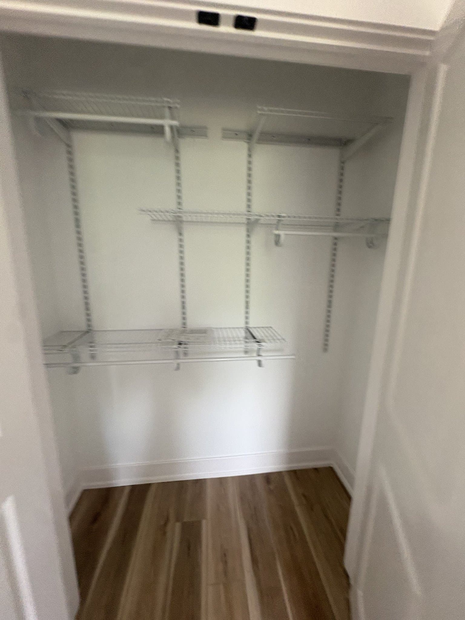 Chicago Apartment: 239 w 74th St