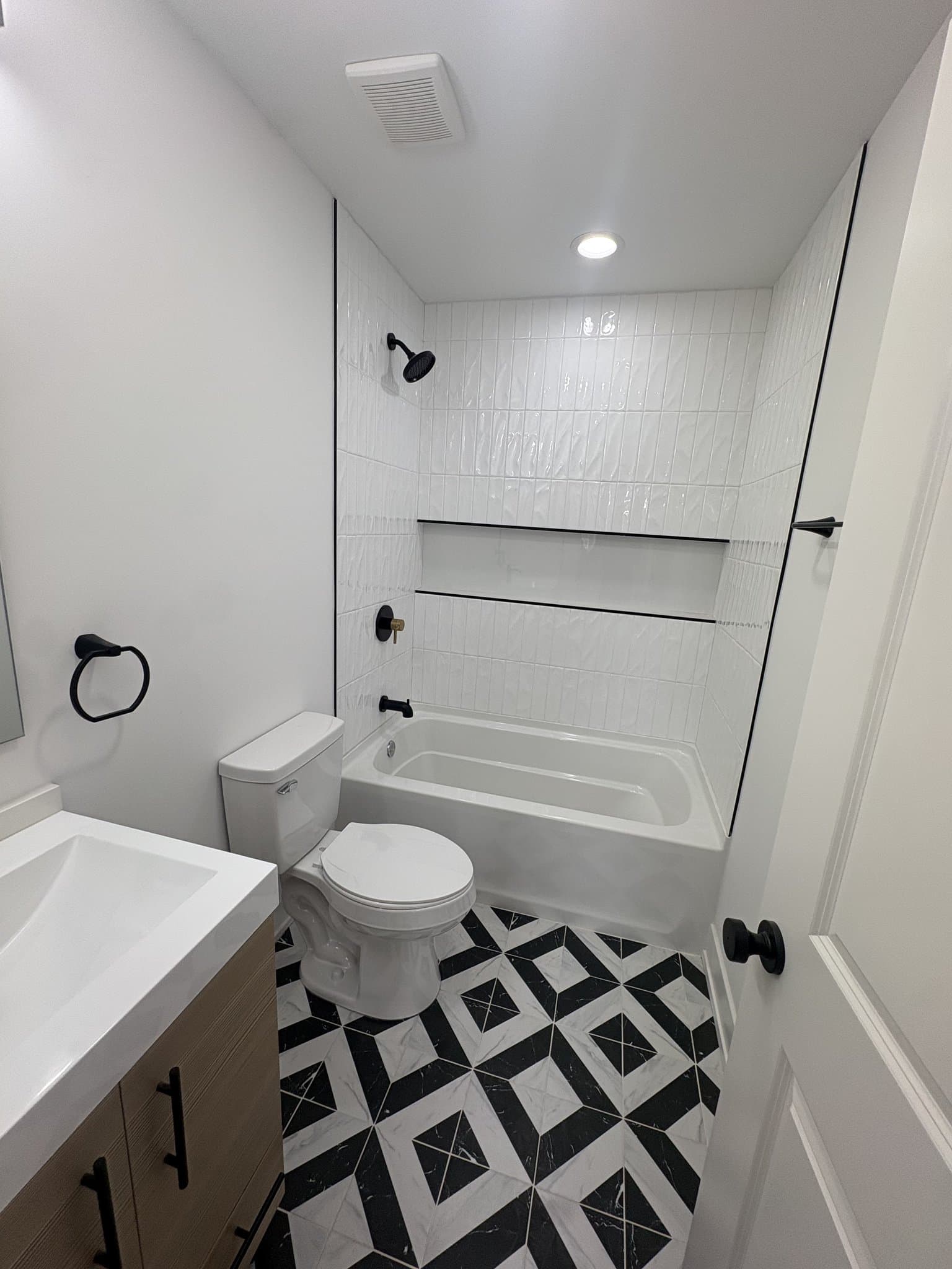 Chicago Apartment: 239 w 74th St