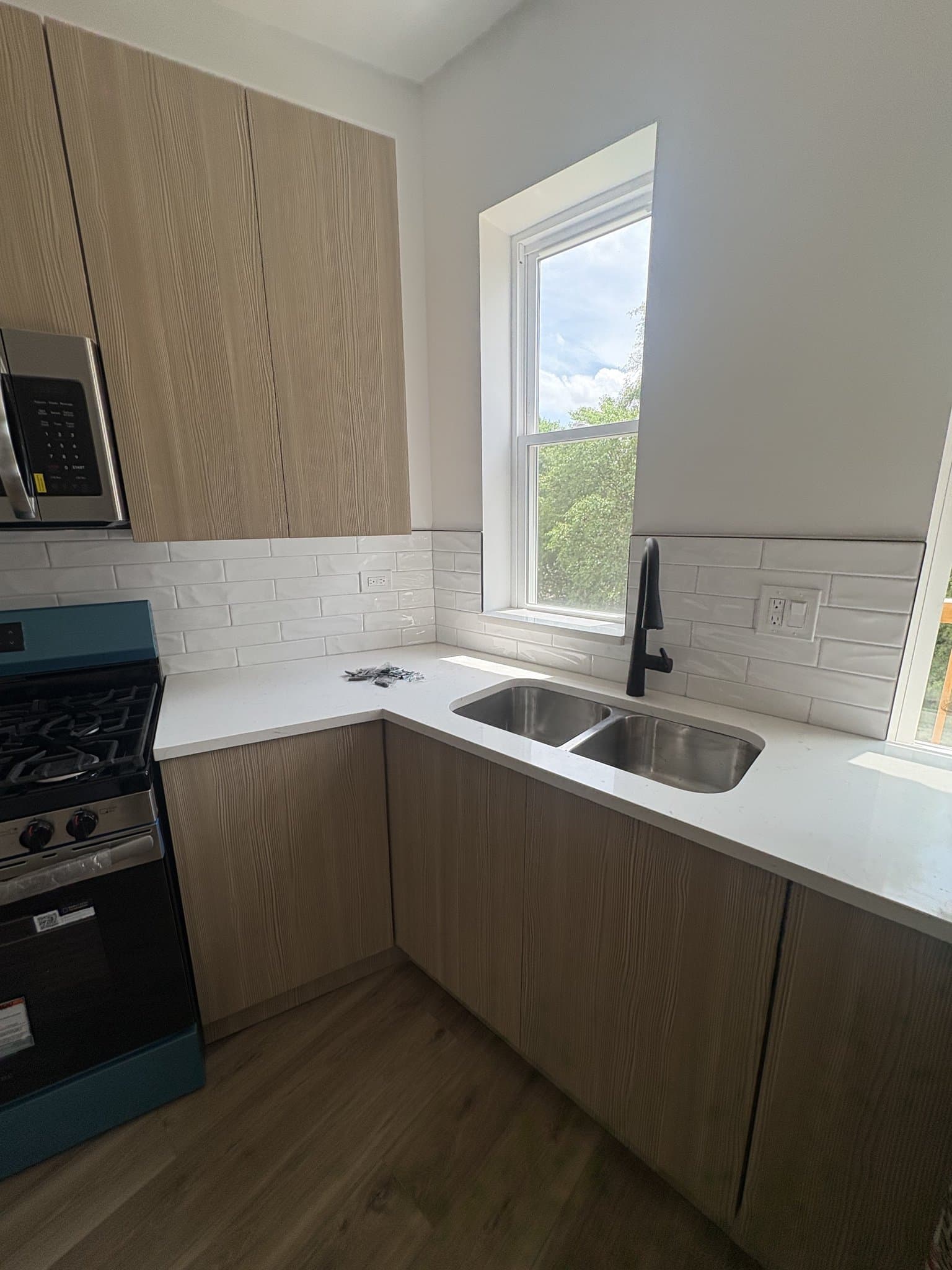 Chicago Apartment: 239 w 74th St