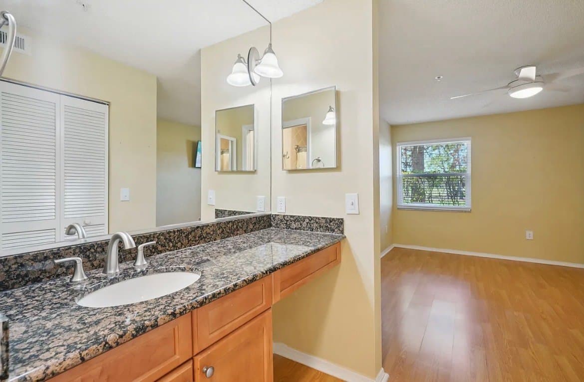 Clearwater Condo: 2400 Feather Sound Dr