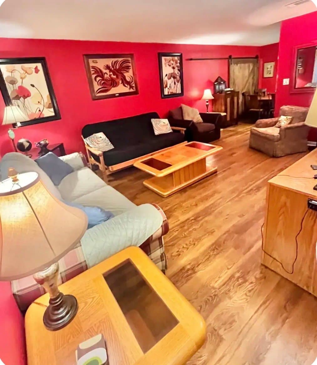 Athens House: 836 College Ave
