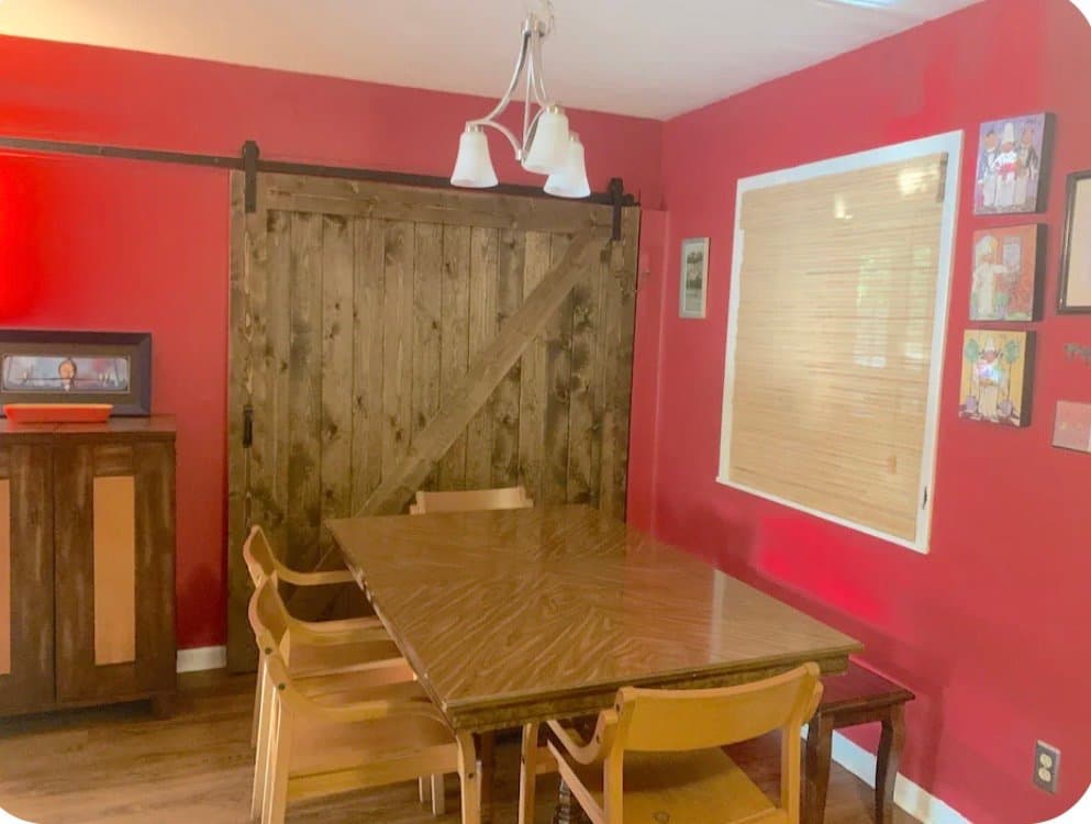 Athens House: 836 College Ave