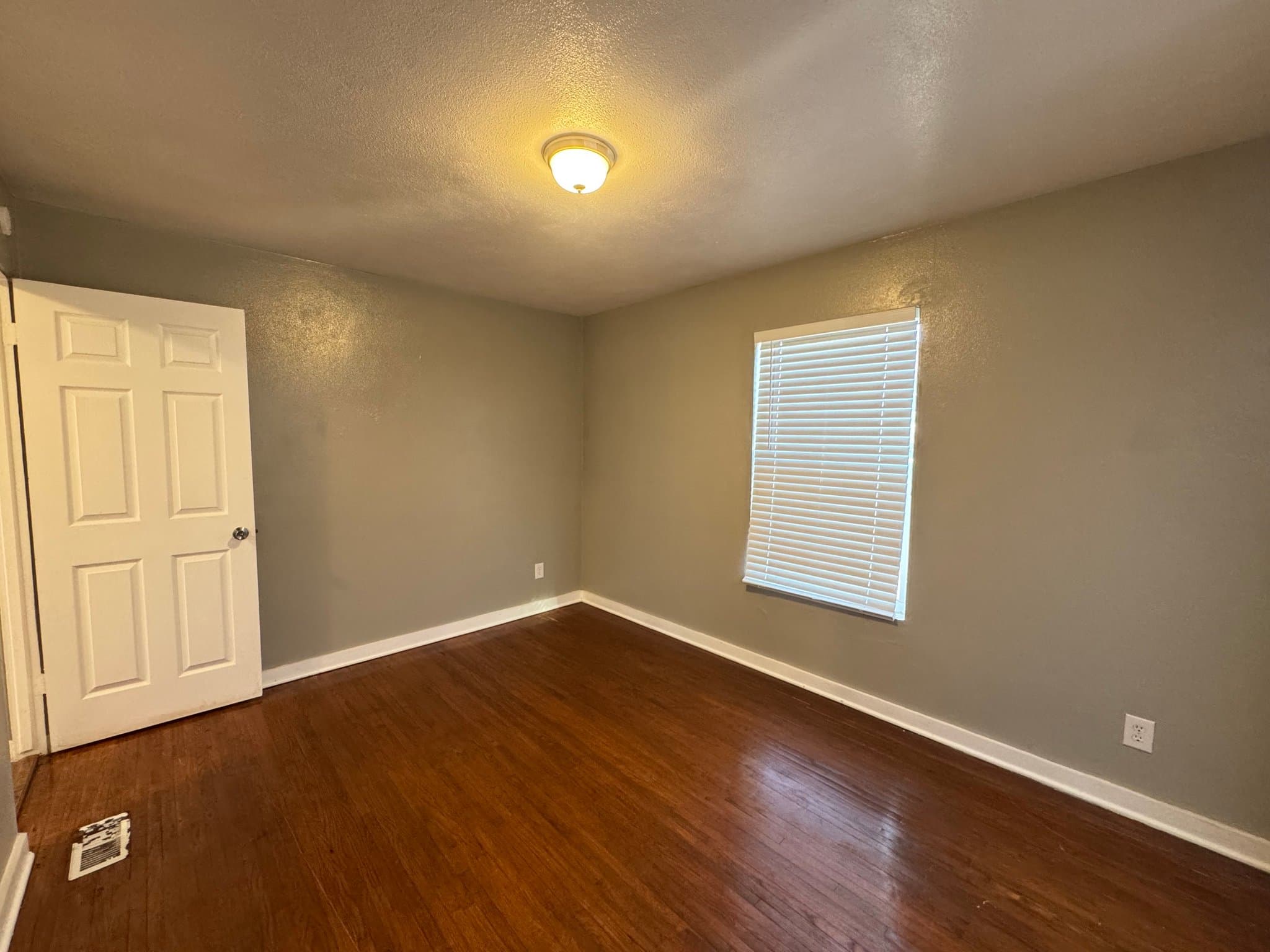 Oklahoma City Apartment: 2030 NW 25th St