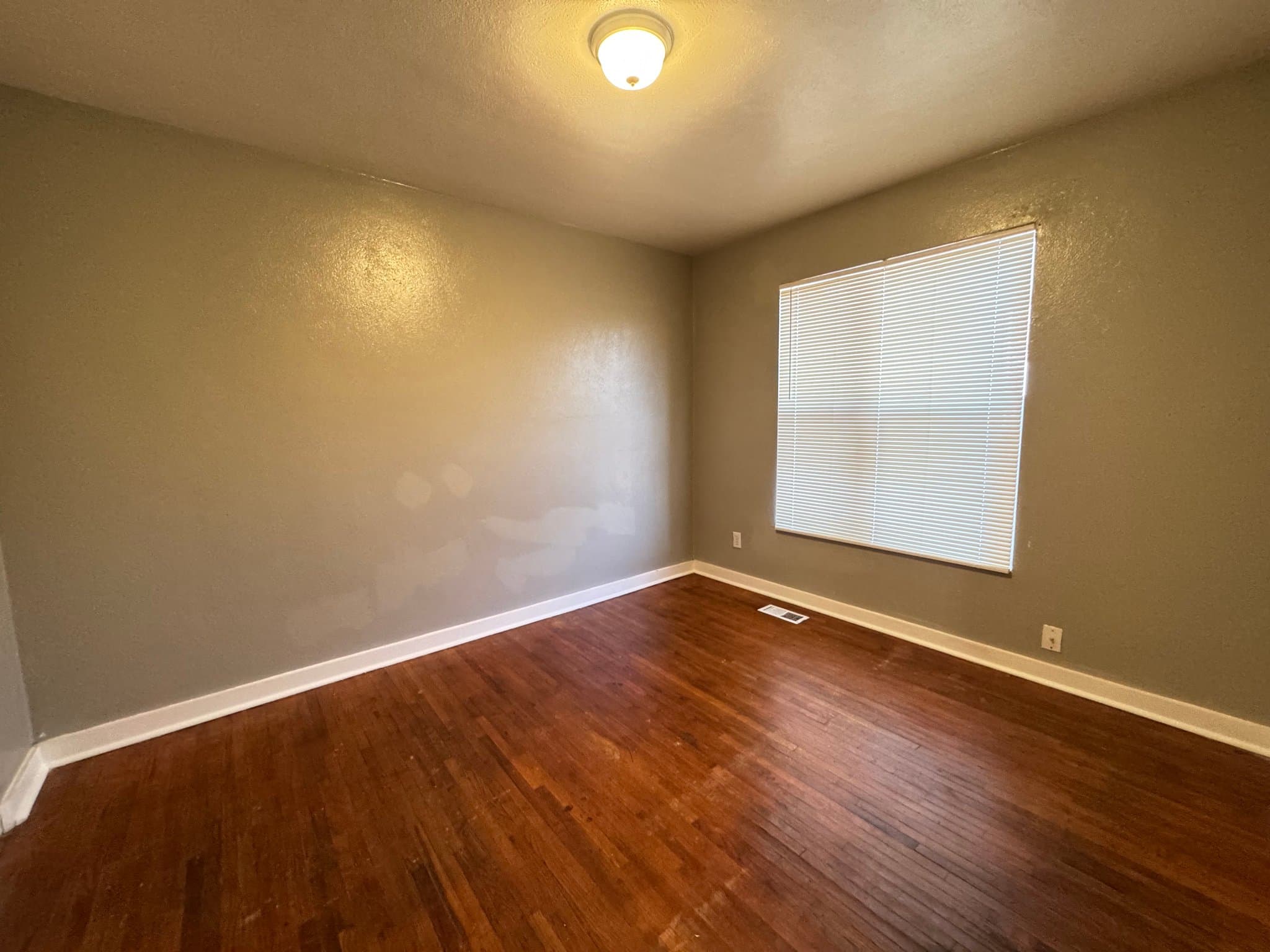 Oklahoma City Apartment: 2030 NW 25th St