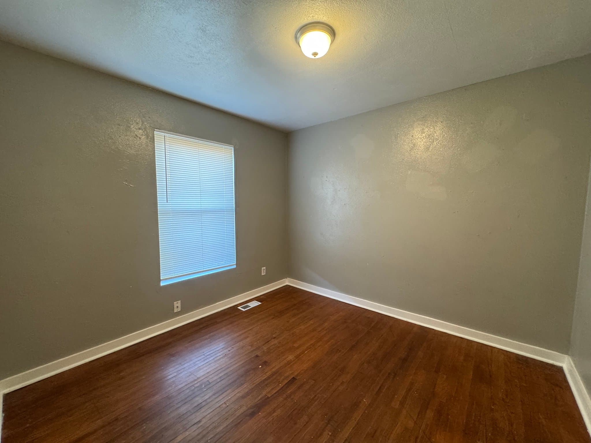 Oklahoma City Apartment: 2030 NW 25th St