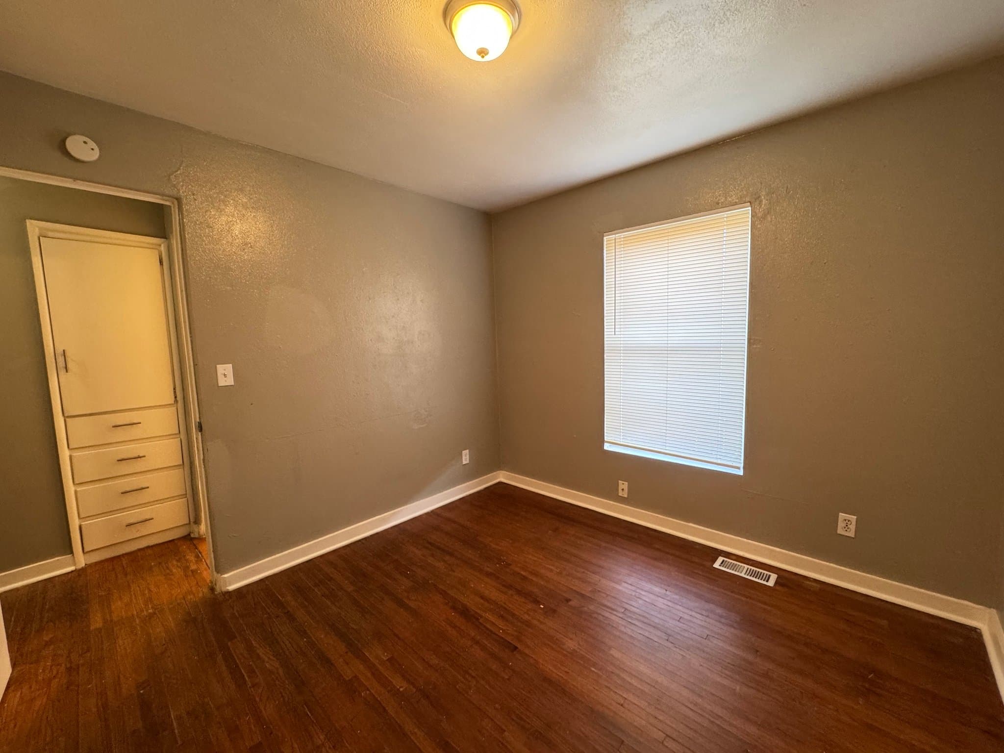 Oklahoma City Apartment: 2030 NW 25th St