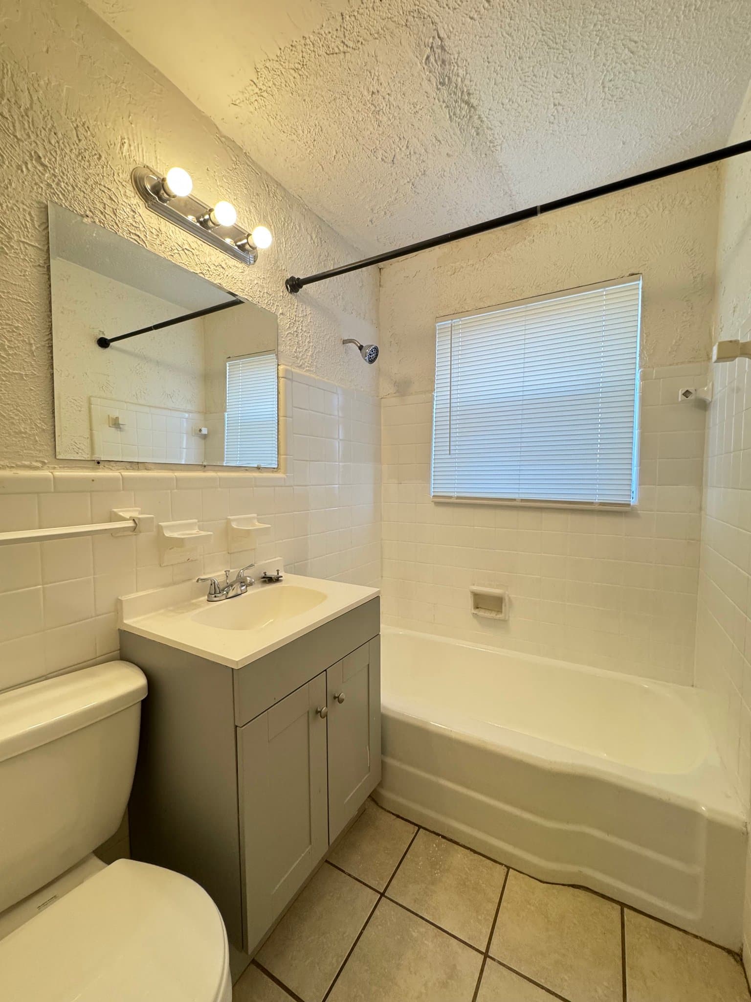Oklahoma City Apartment: 2030 NW 25th St
