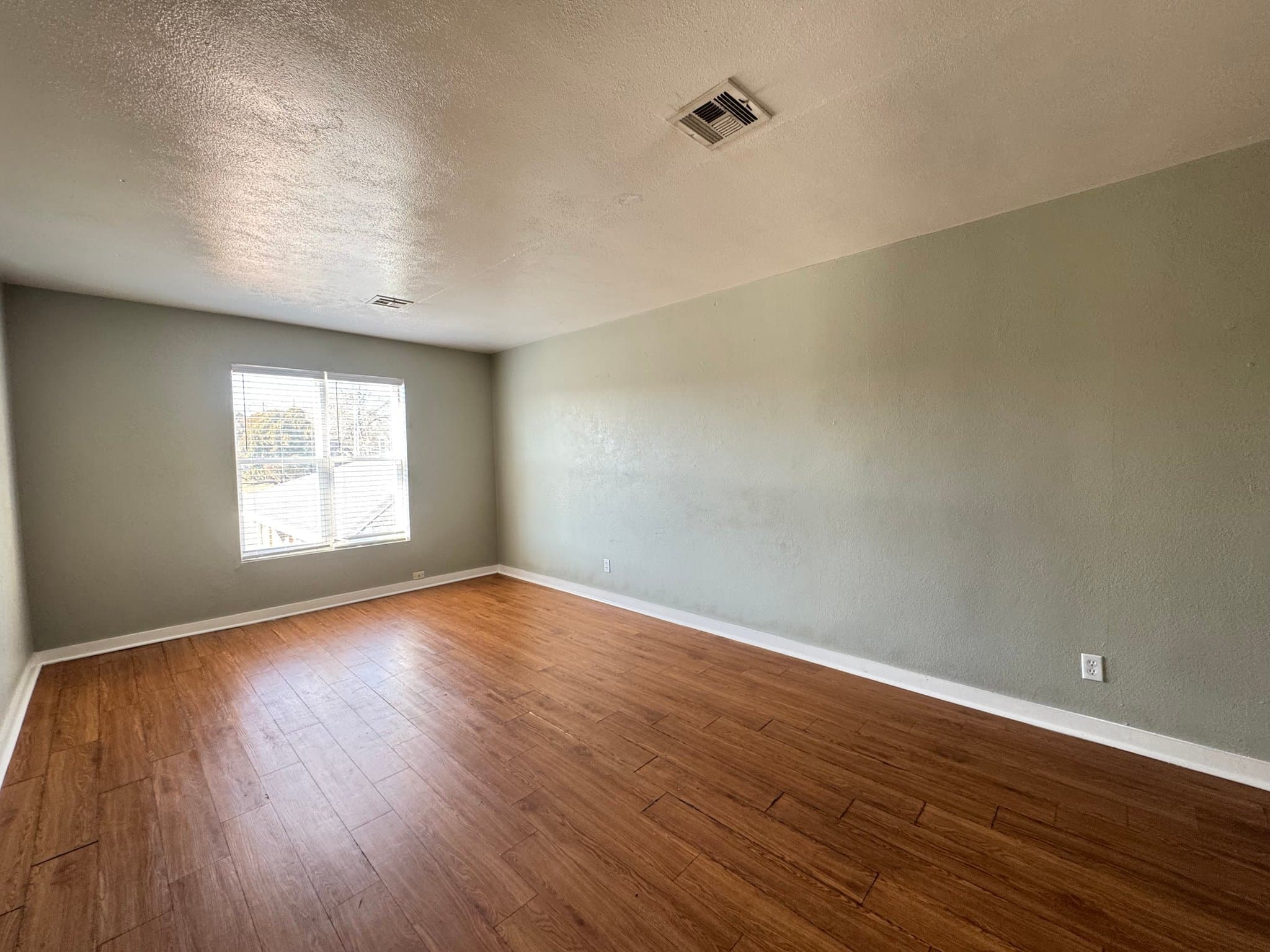 Oklahoma City Apartment: 2030 NW 25th St