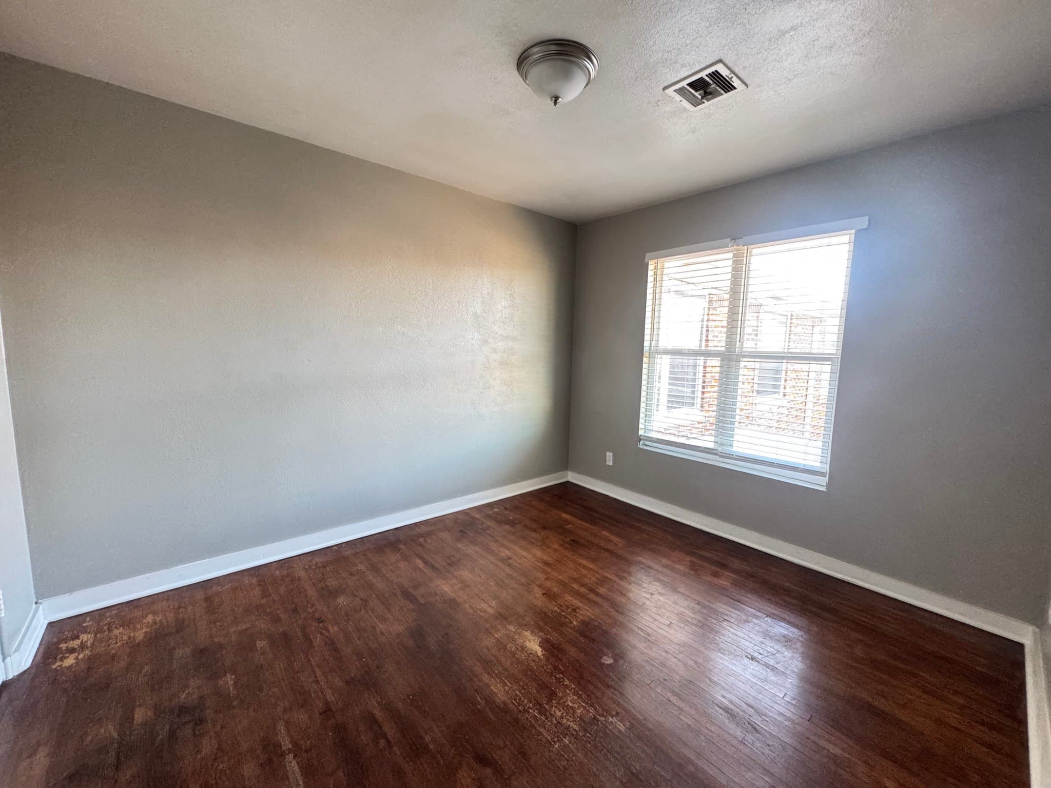 Oklahoma City Apartment: 2030 NW 25th St