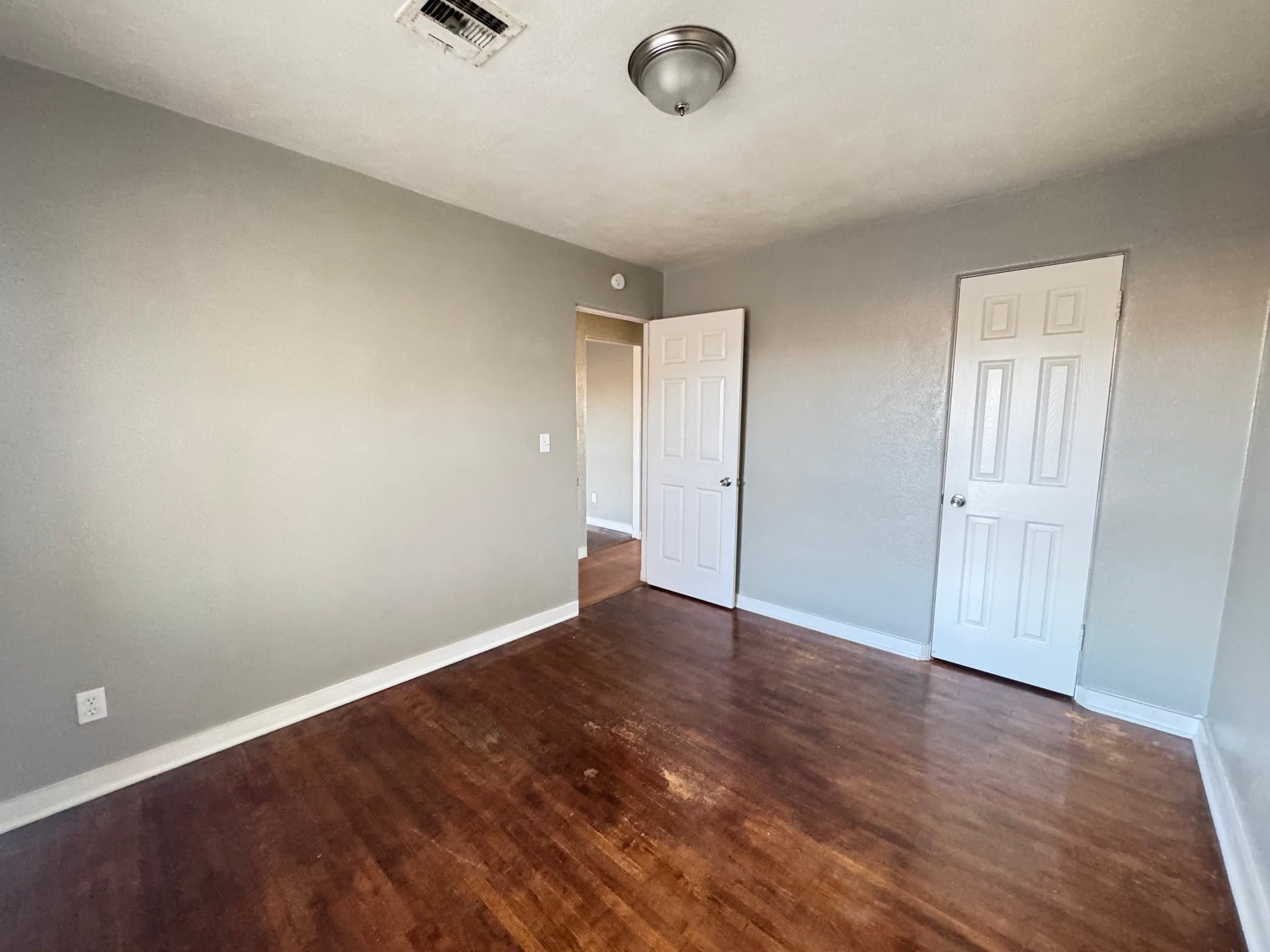 Oklahoma City Apartment: 2030 NW 25th St