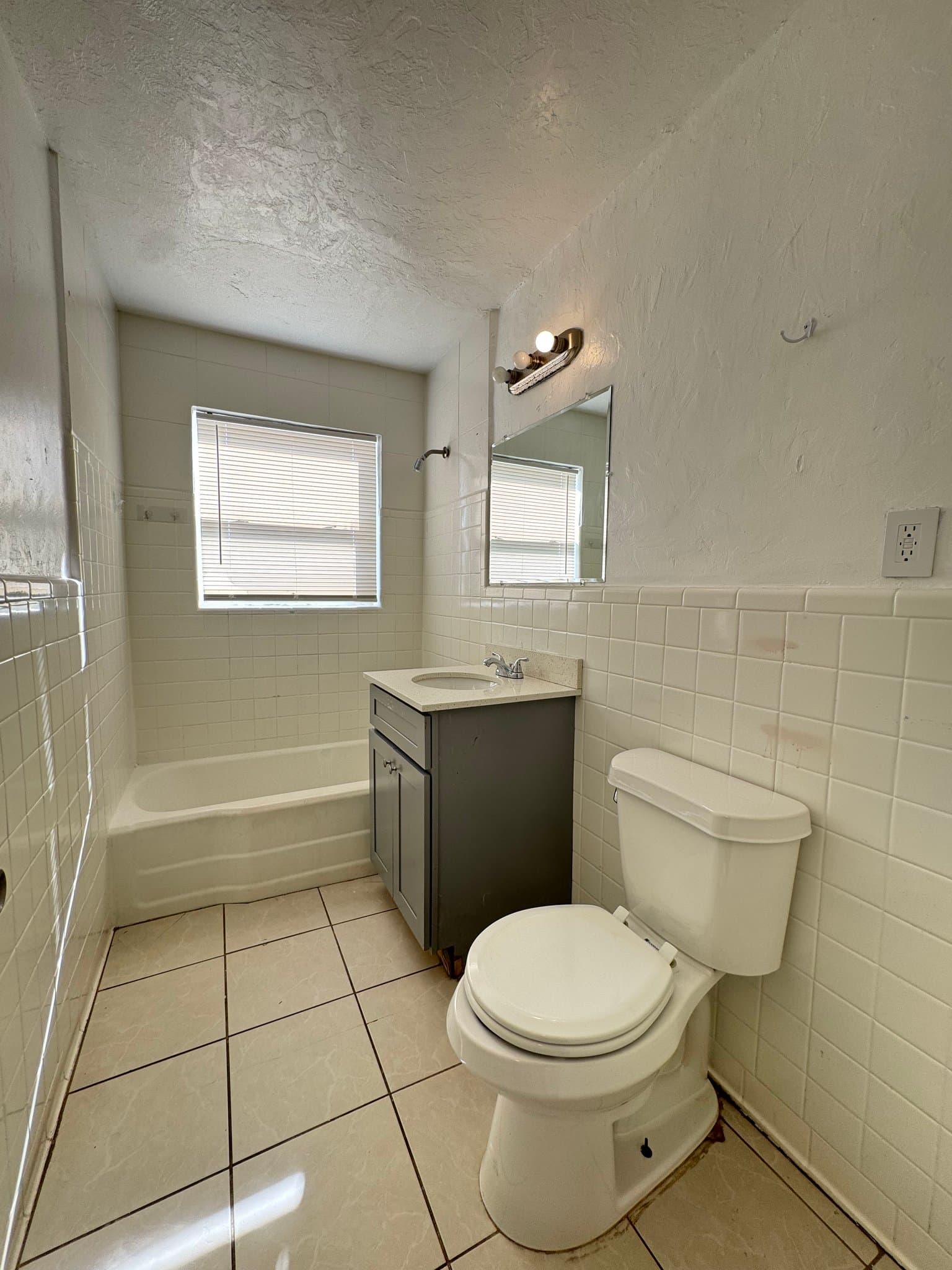Oklahoma City Apartment: 2030 NW 25th St