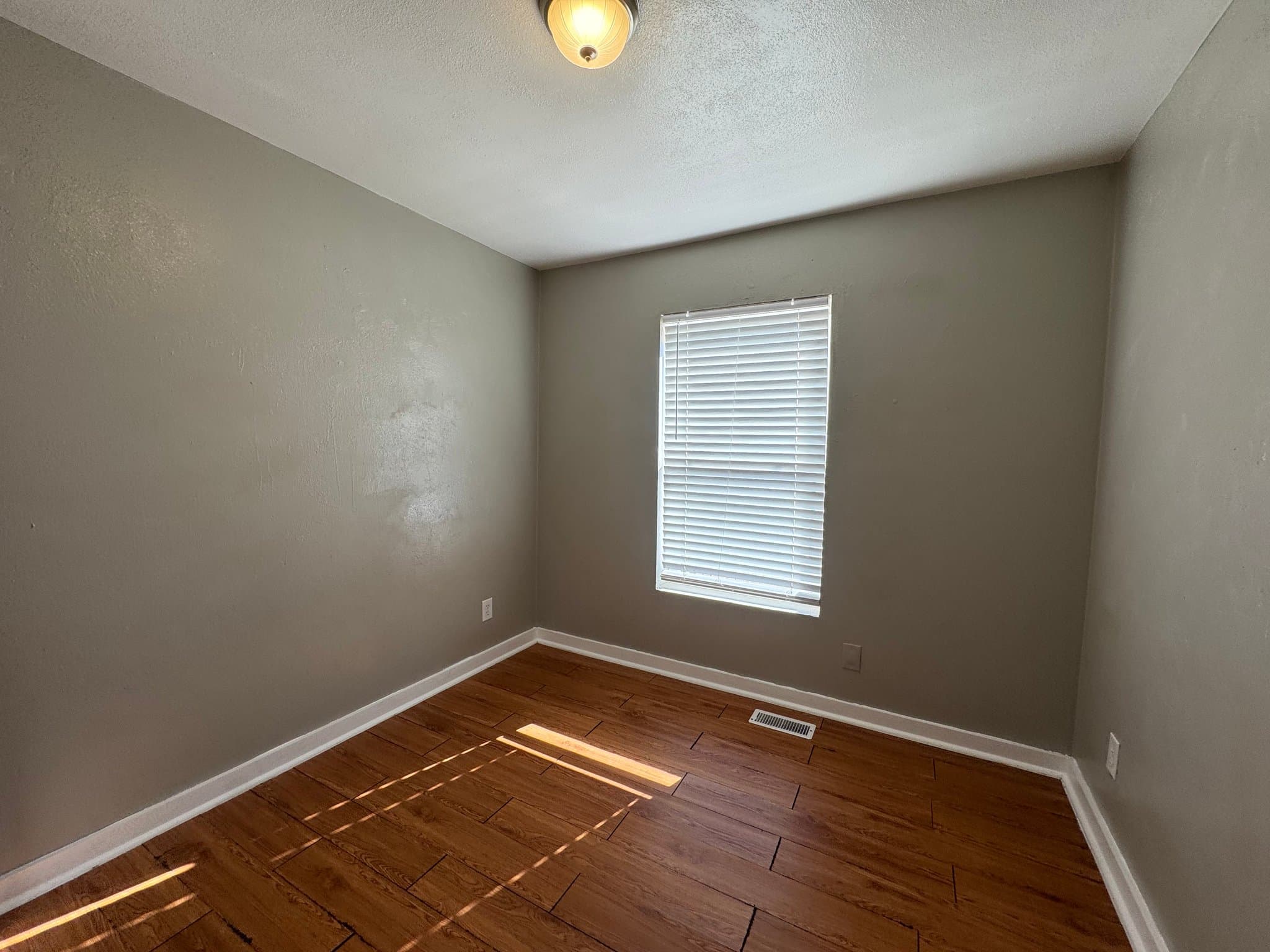 Oklahoma City Apartment: 2030 NW 25th St