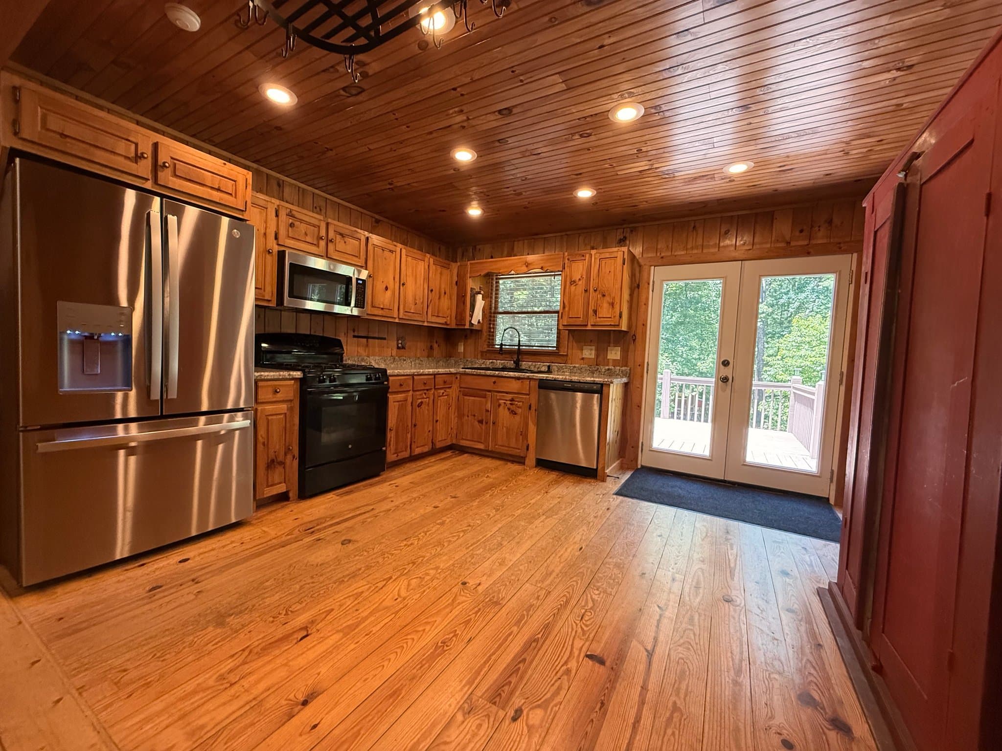 Mineral Bluff House: 303 Pine Lane