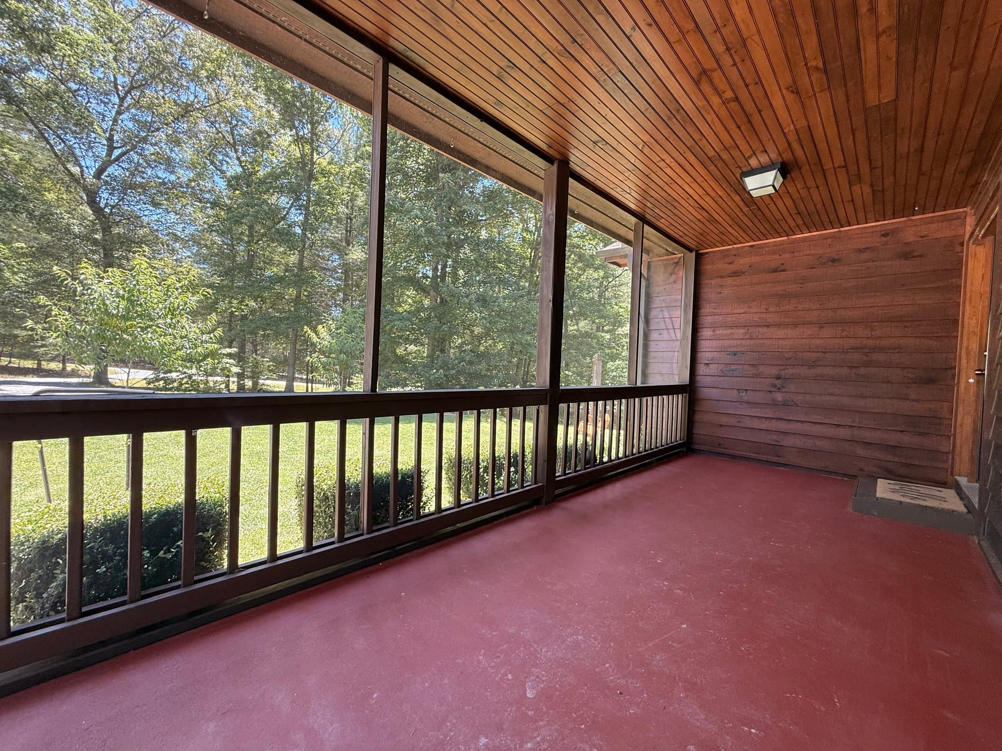 Mineral Bluff House: 303 Pine Lane