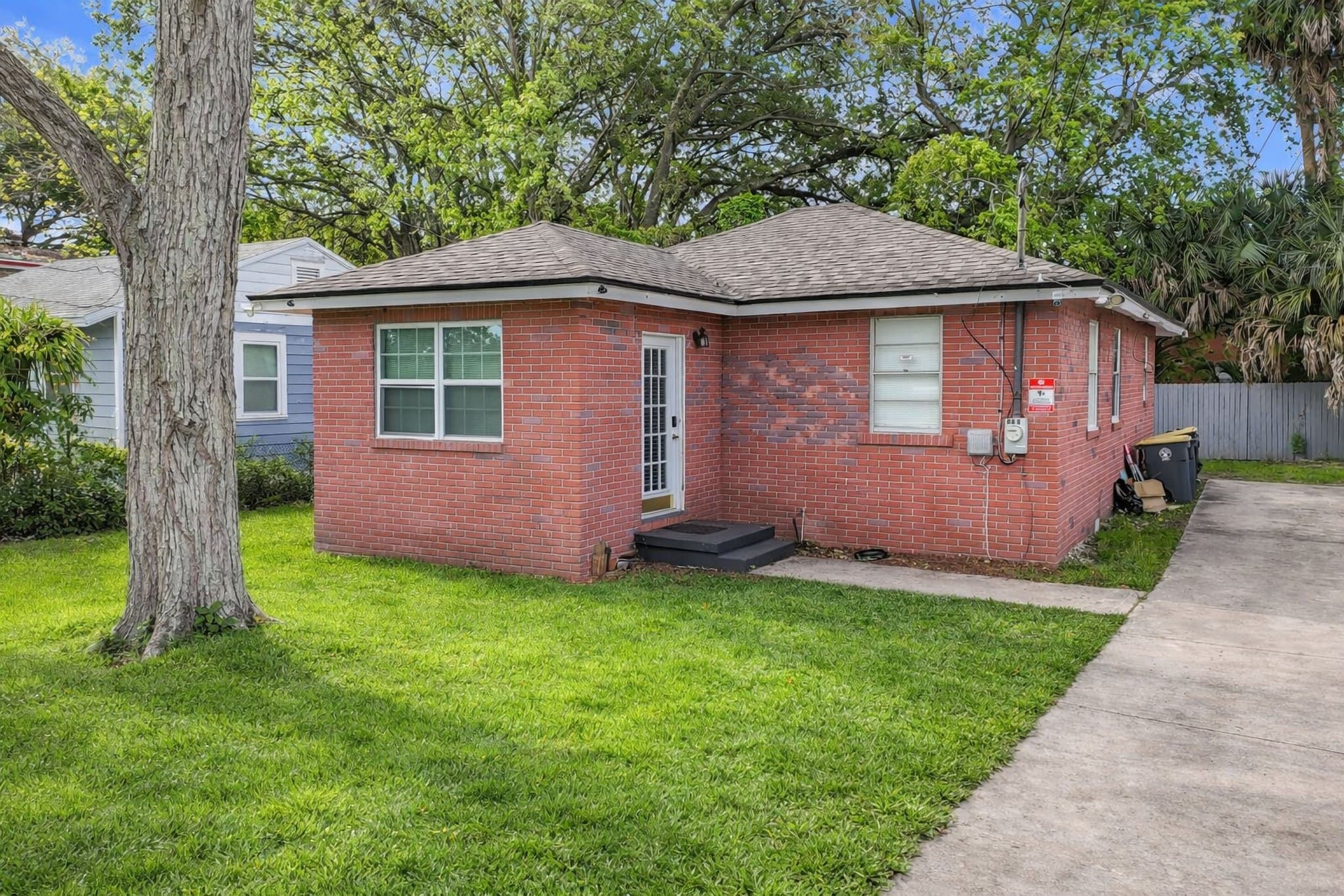 Jacksonville Single Room: 842 W 31st St