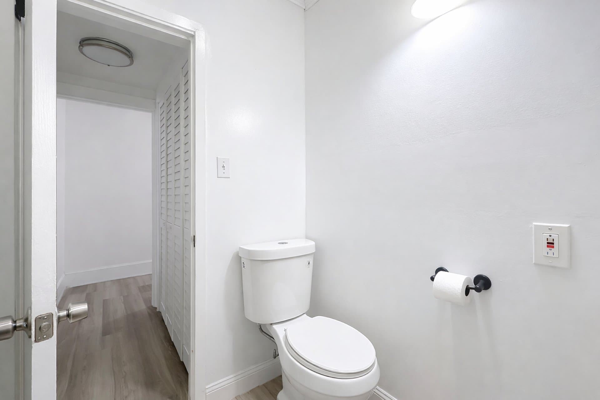 Jacksonville Single Room: 842 W 31st St