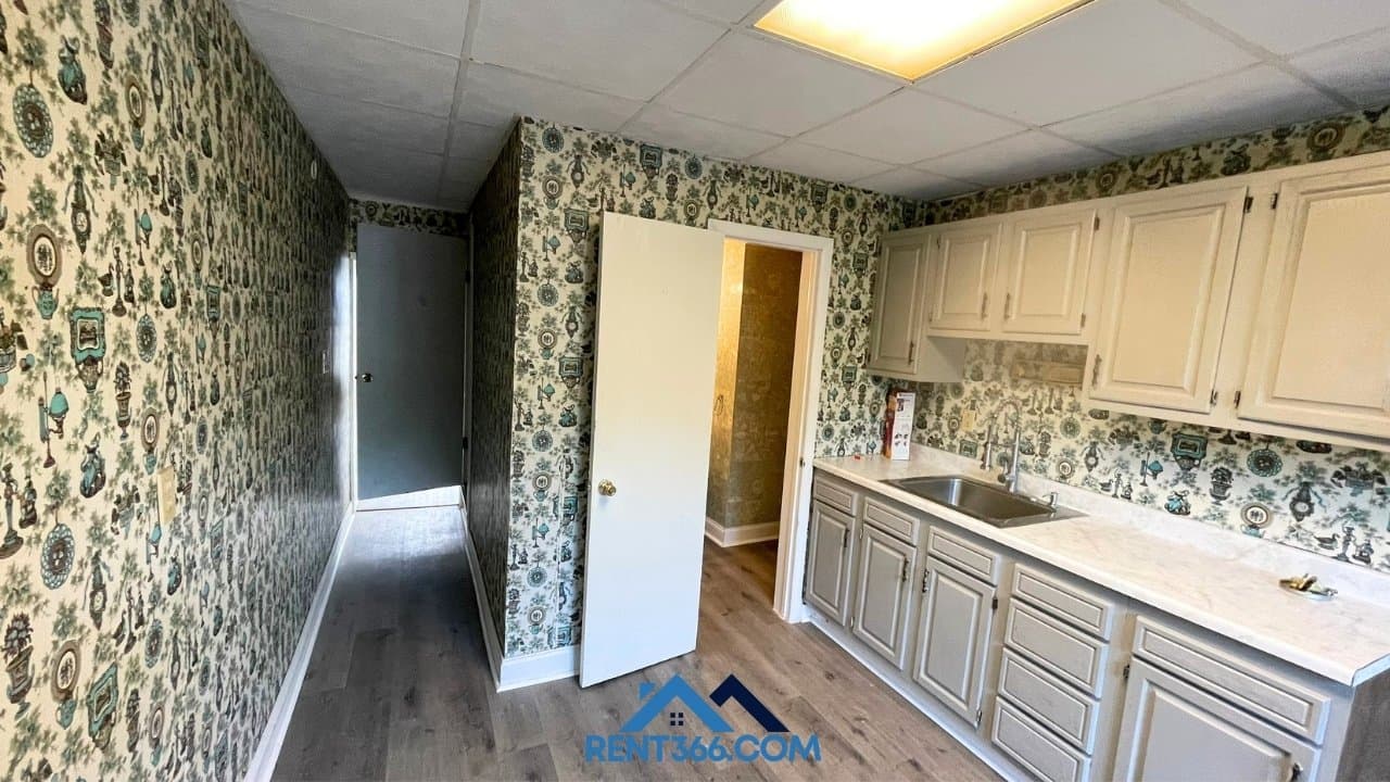 Ashland Condo: 929 Centre St, Ashland, PA