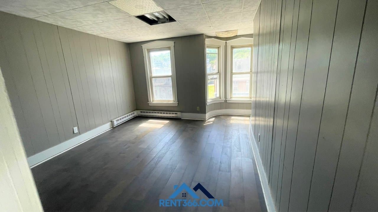 Ashland Condo: 929 Centre St, Ashland, PA