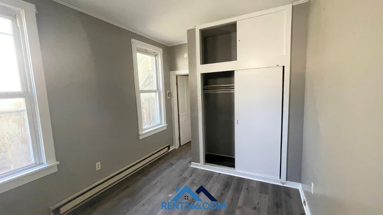 Ashland Apartment: 929 Centre St