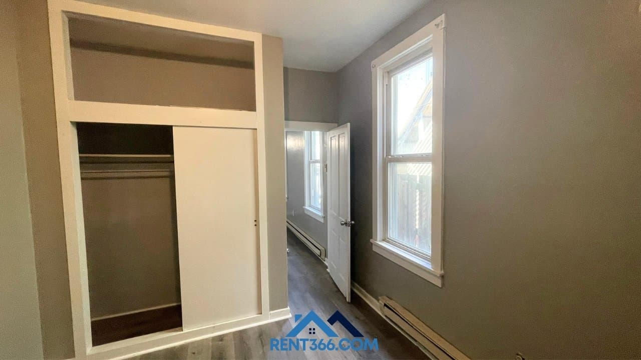 Ashland Apartment: 929 Centre St