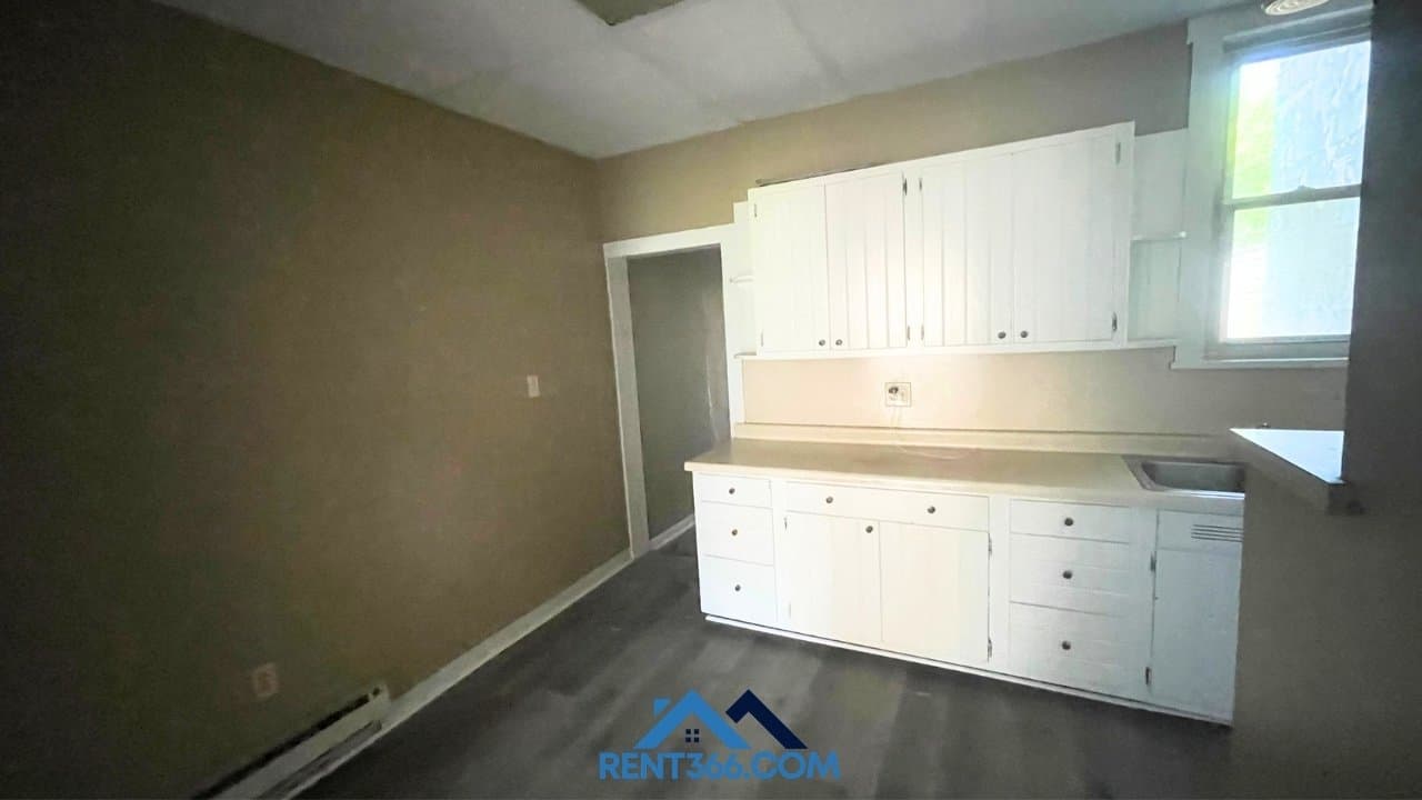 Ashland Condo: 929 Centre St, Ashland, PA