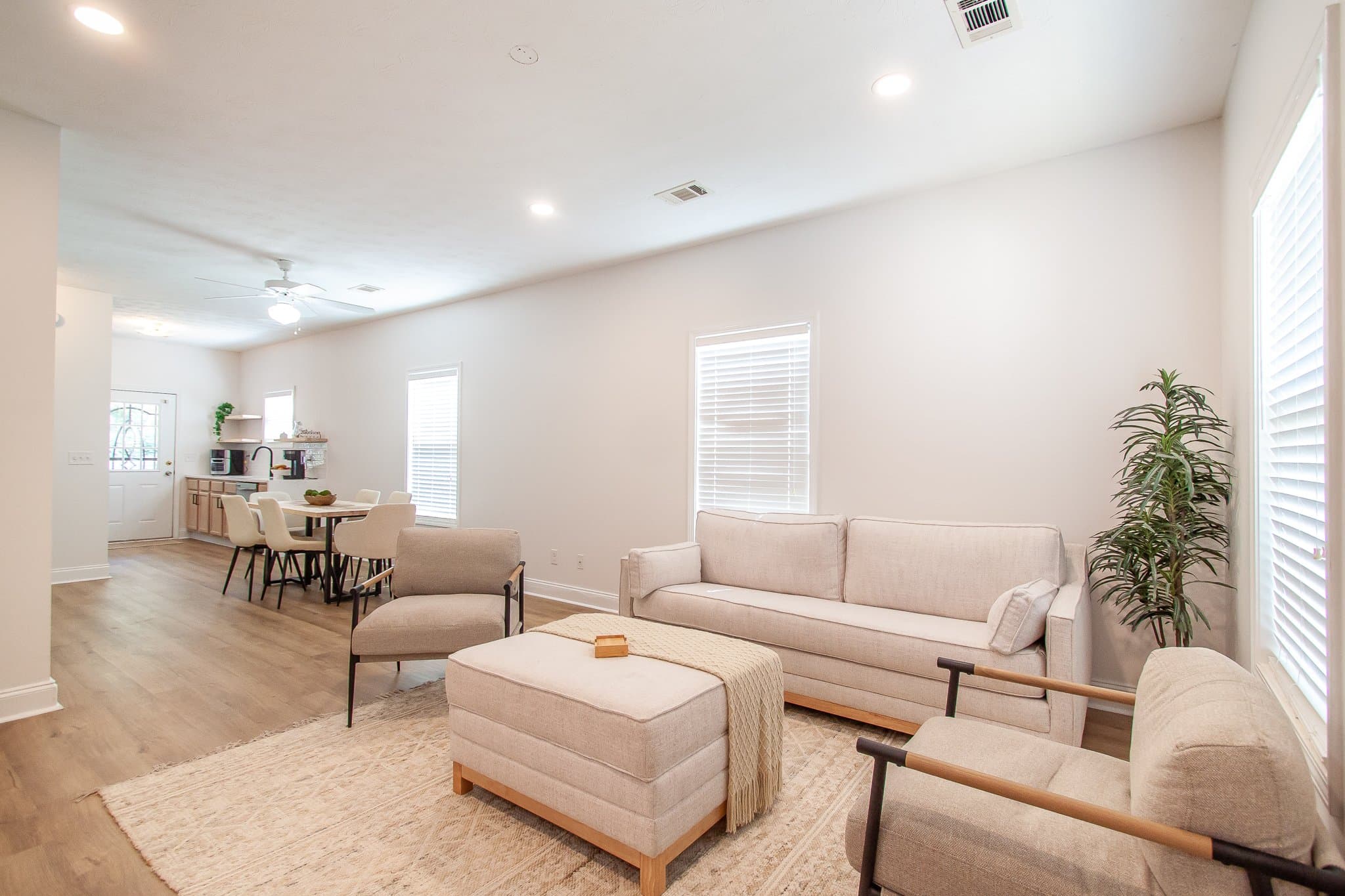 Auburn House: 724 Ellis St