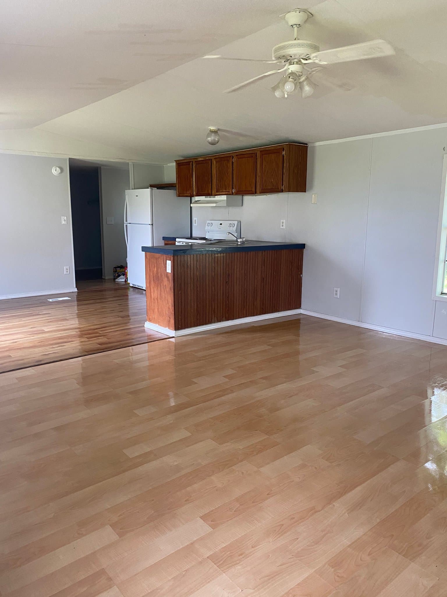New iberia House: 5907 Cromwell Drive