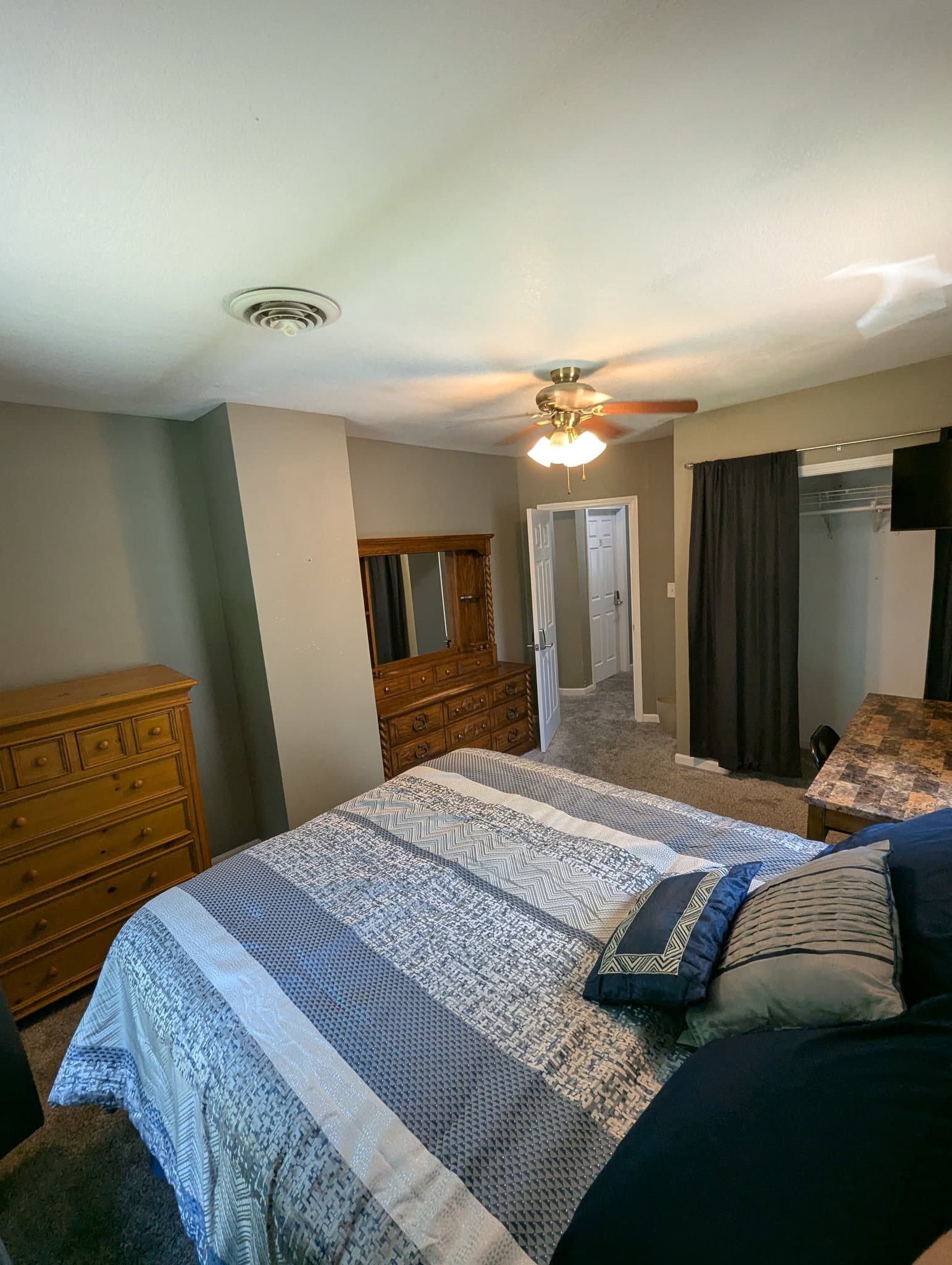 Des Moines Single Room: 1303 College Ave