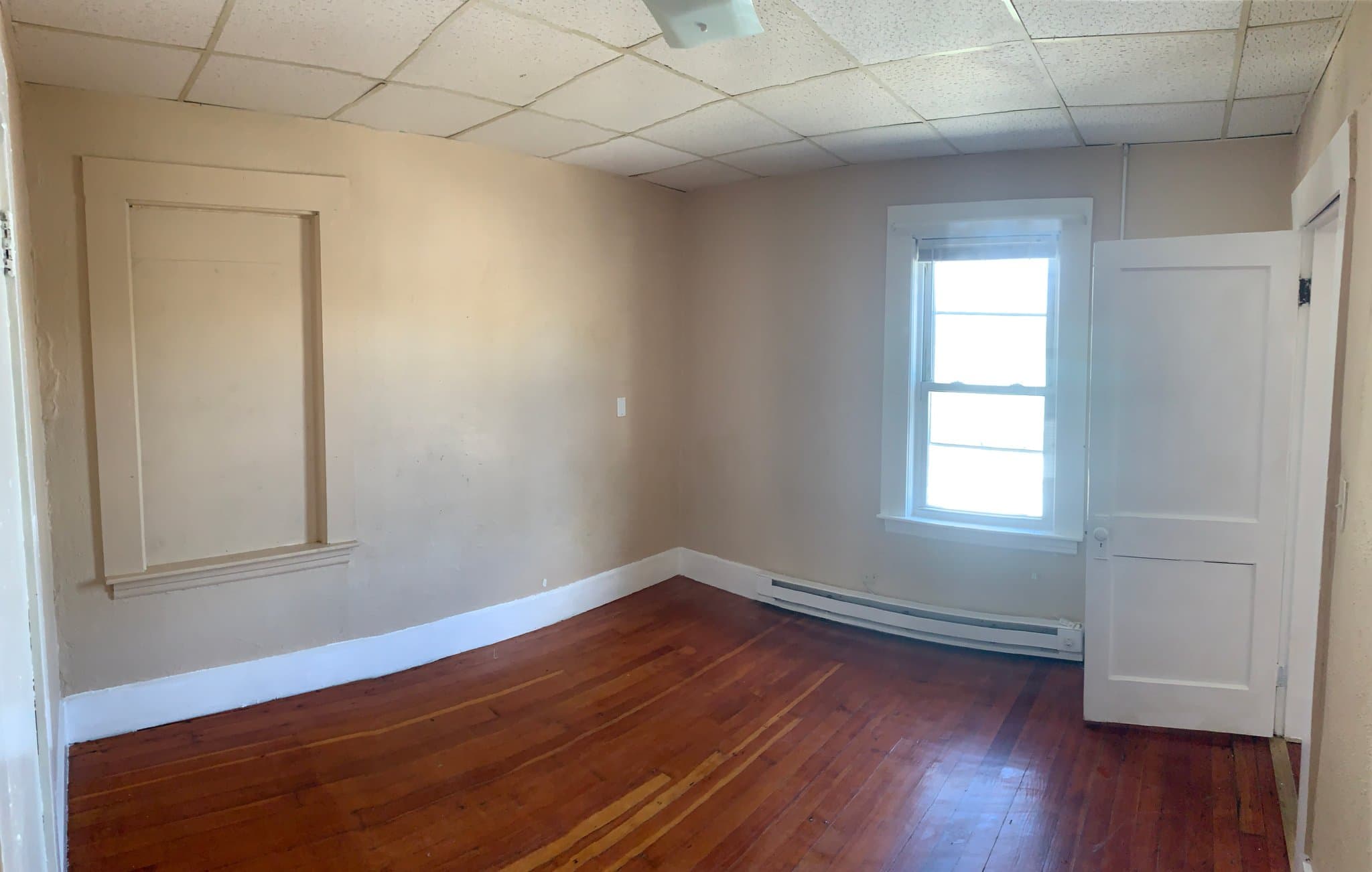 Webster Apartment: 3 Negus St