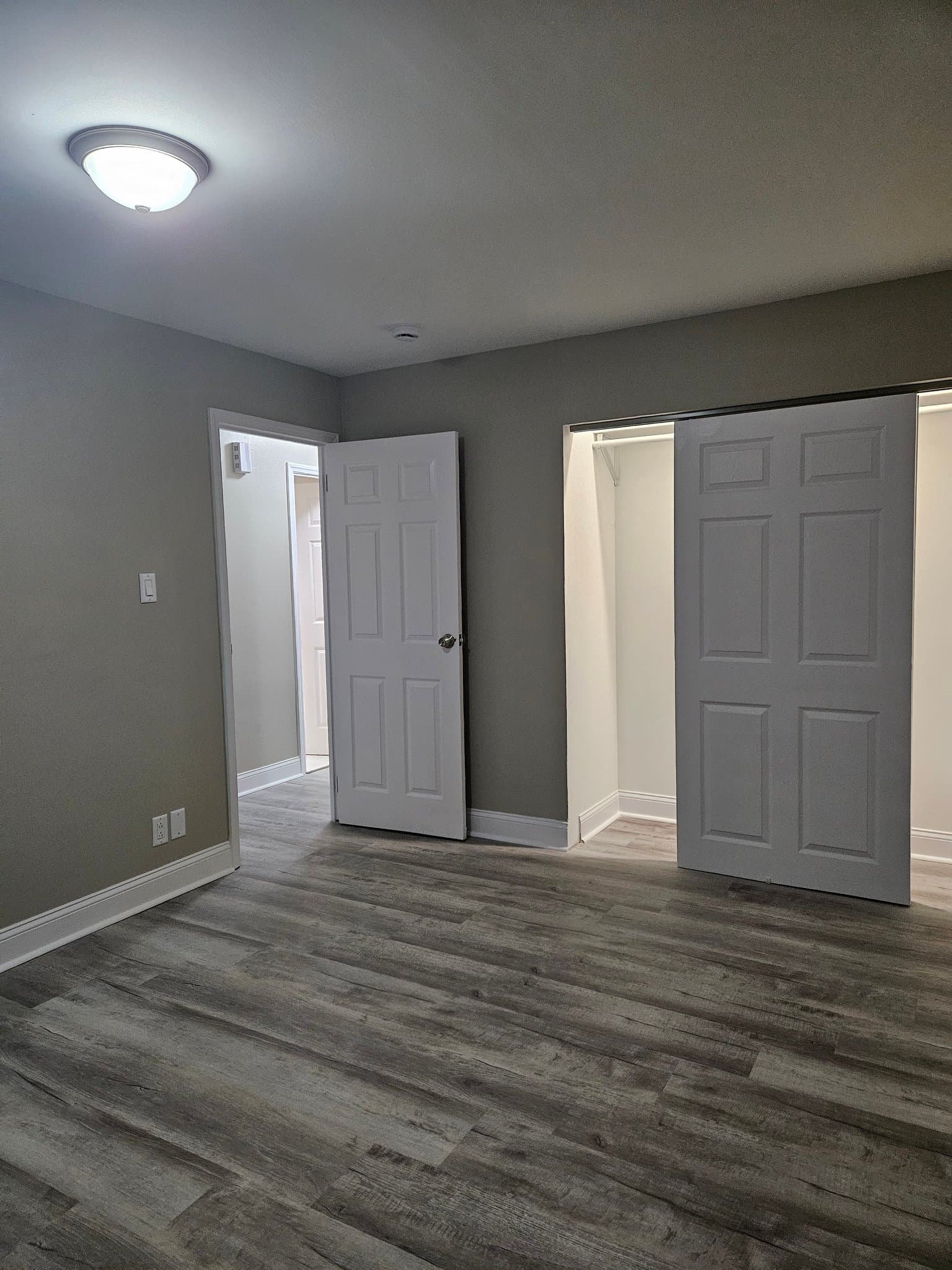 streamwood House: 1020 S Park Blvd