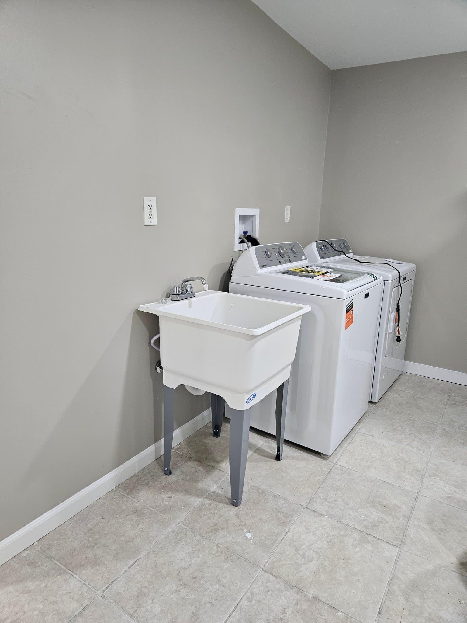 streamwood House: 1020 S Park Blvd