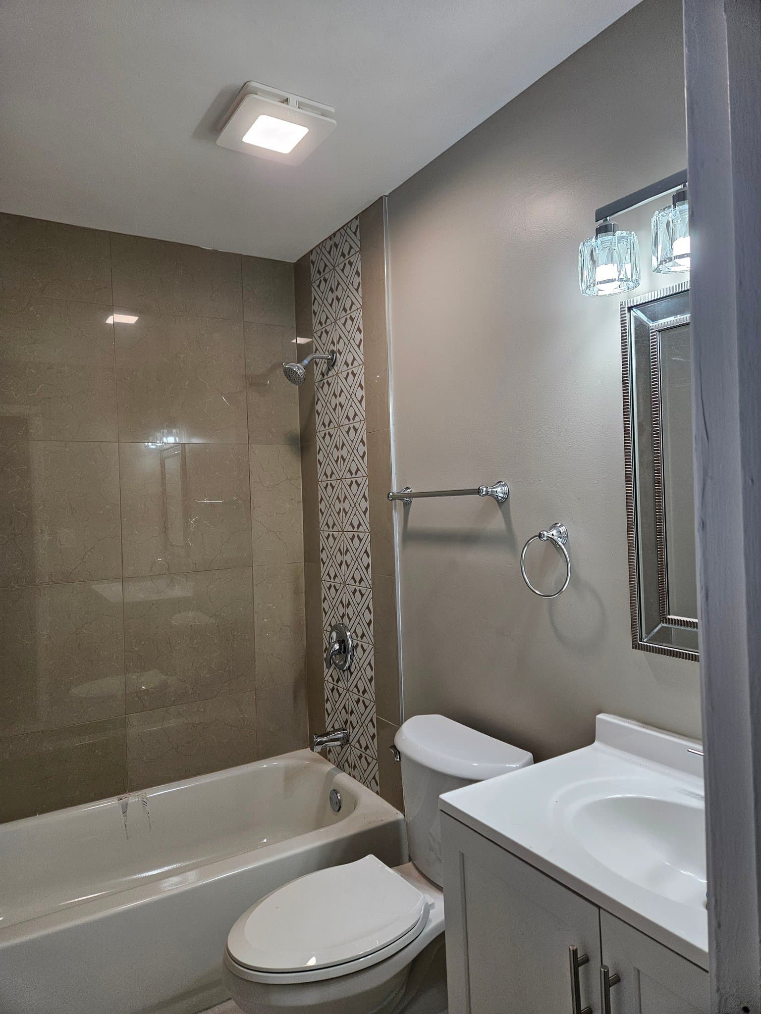 streamwood House: 1020 S Park Blvd