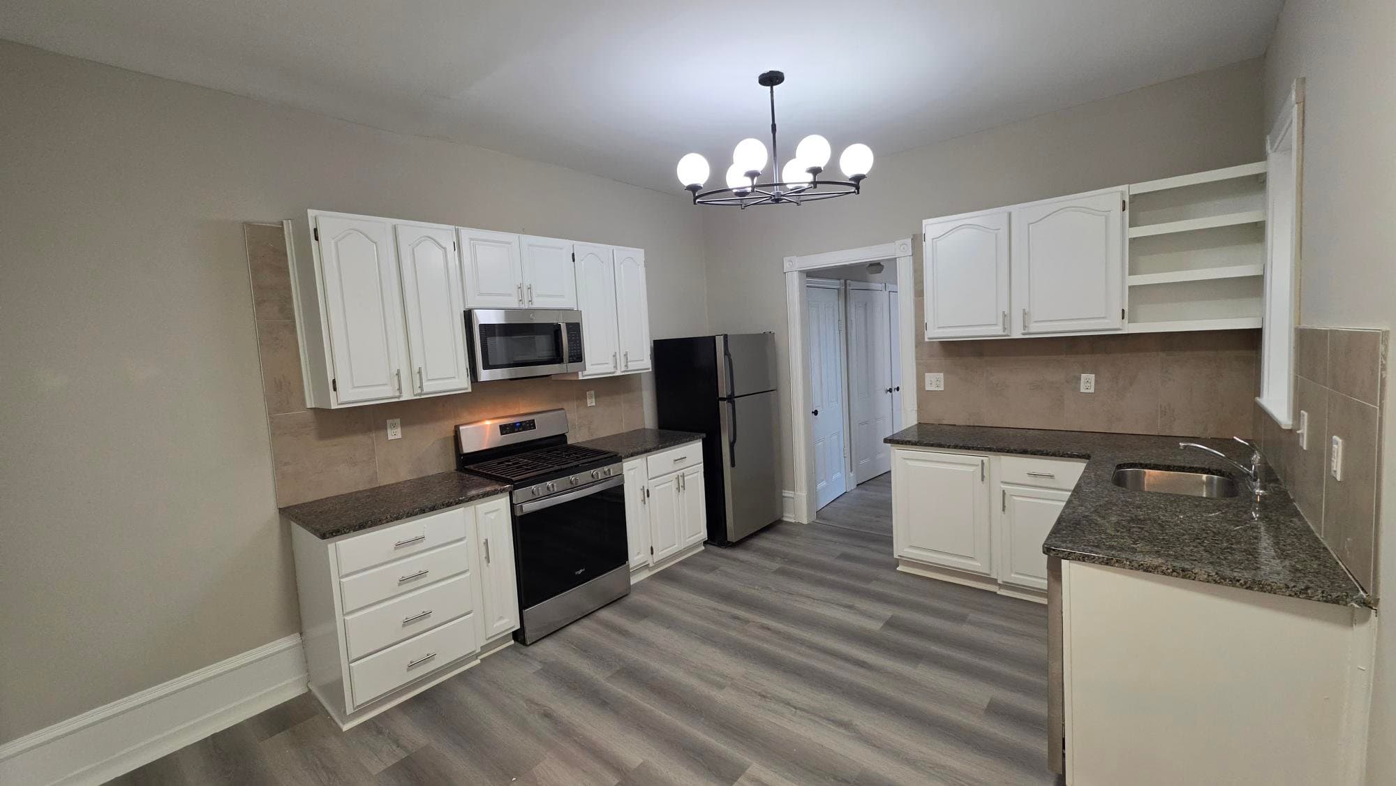 Philadelphia Apartment: 637 N. 32nd St