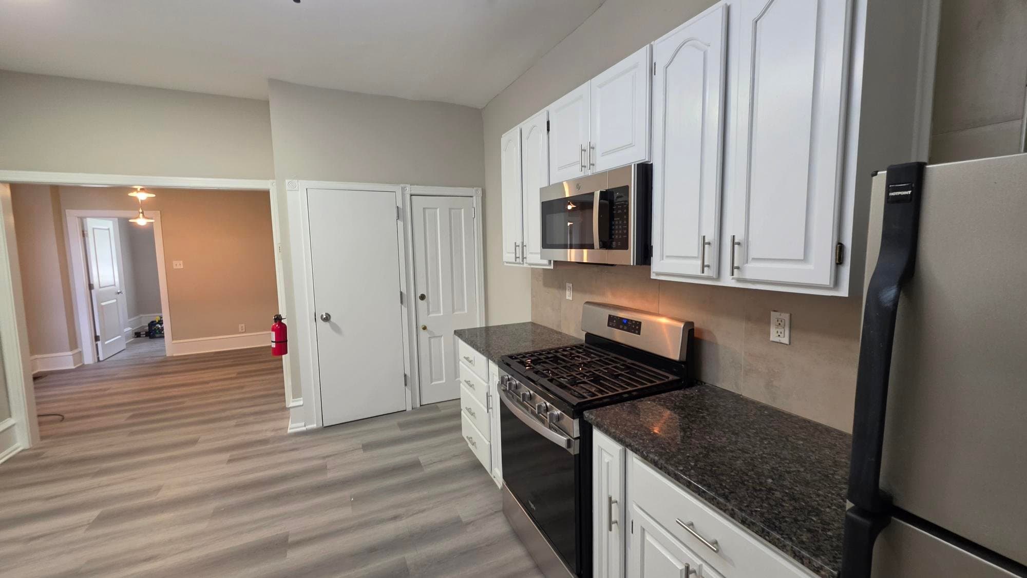 Philadelphia Apartment: 637 N. 32nd St