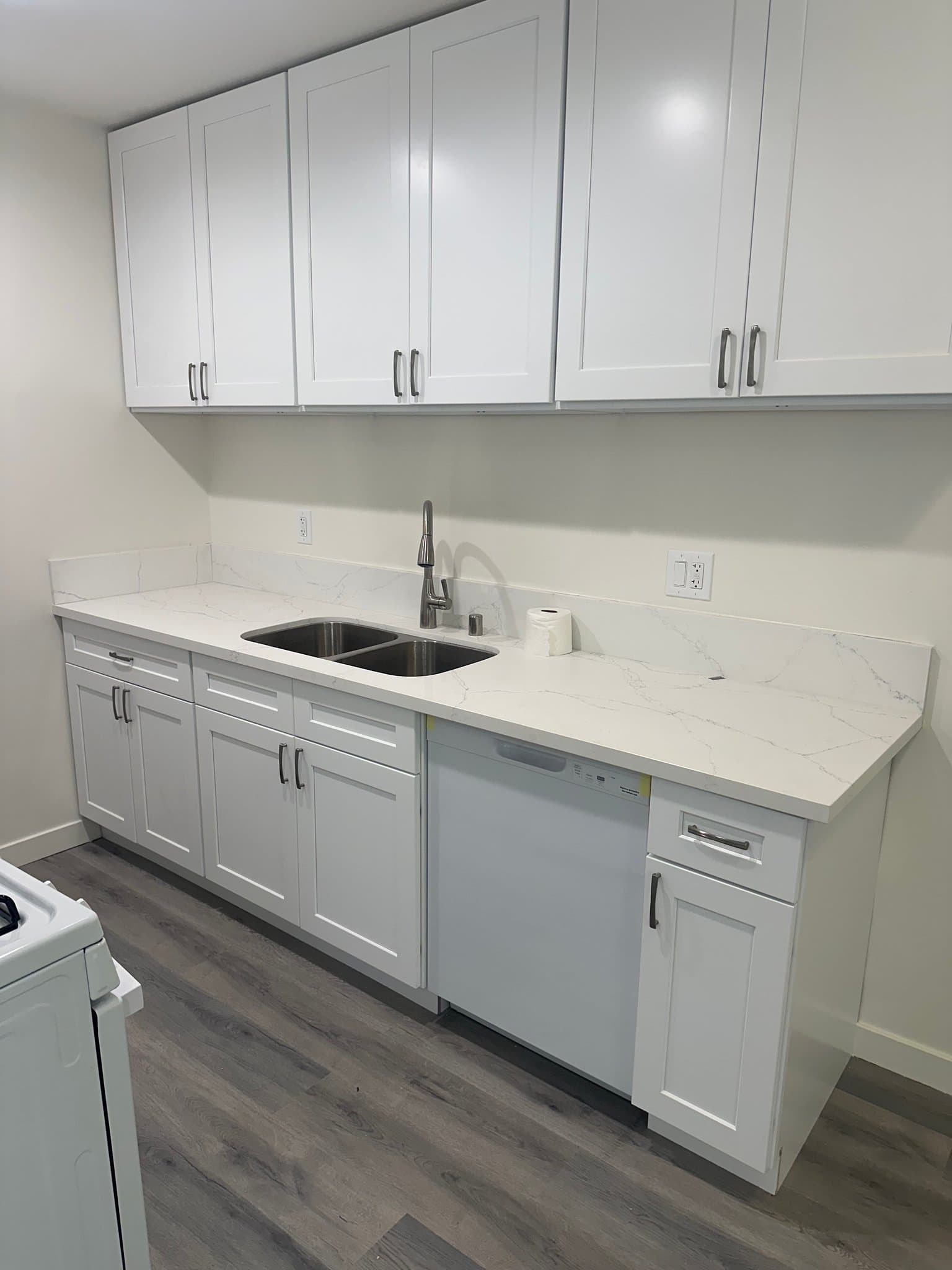 Los Angeles Apartment: 415 Loma Dr
