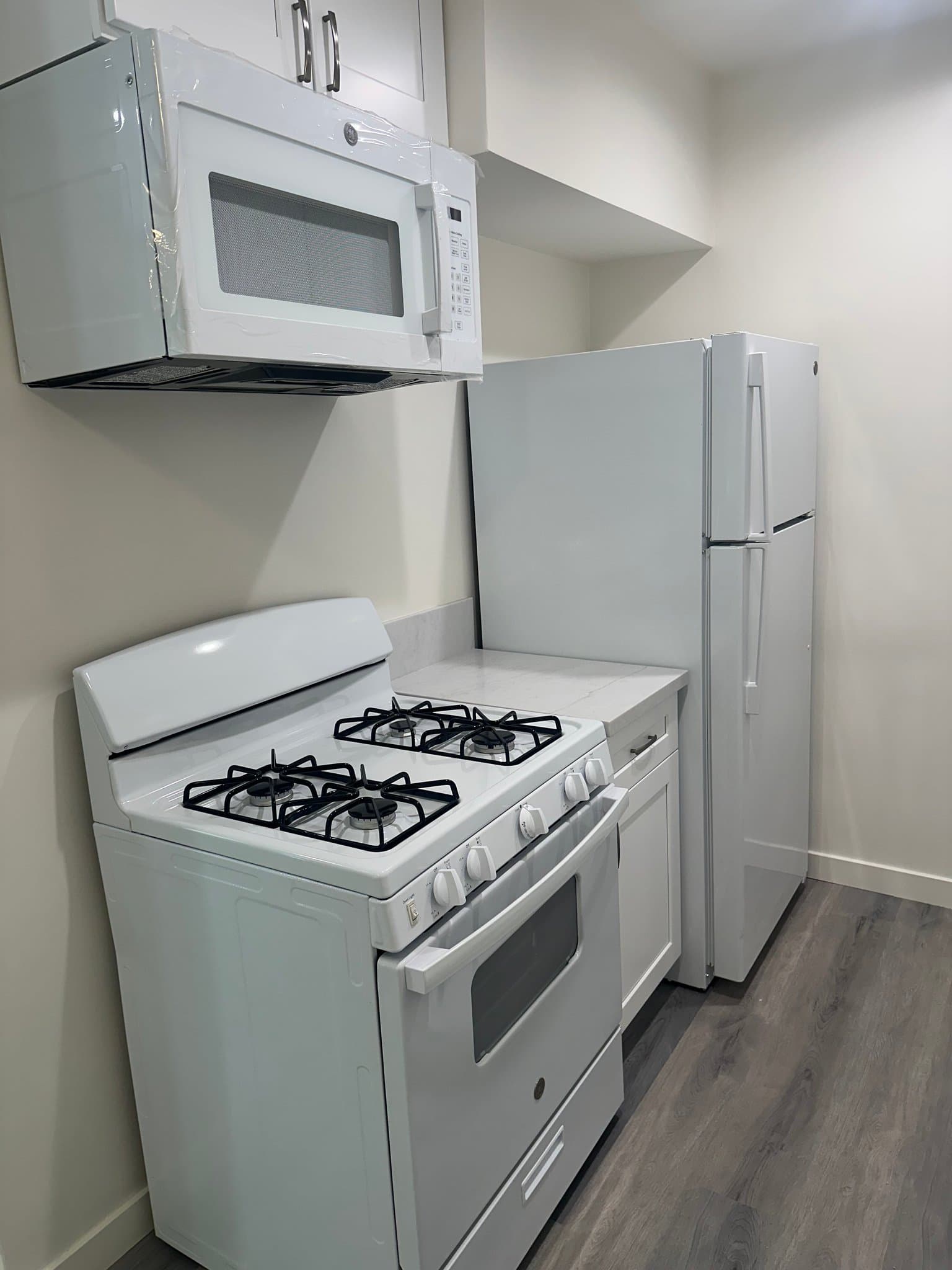 Los Angeles Apartment: 415 Loma Dr