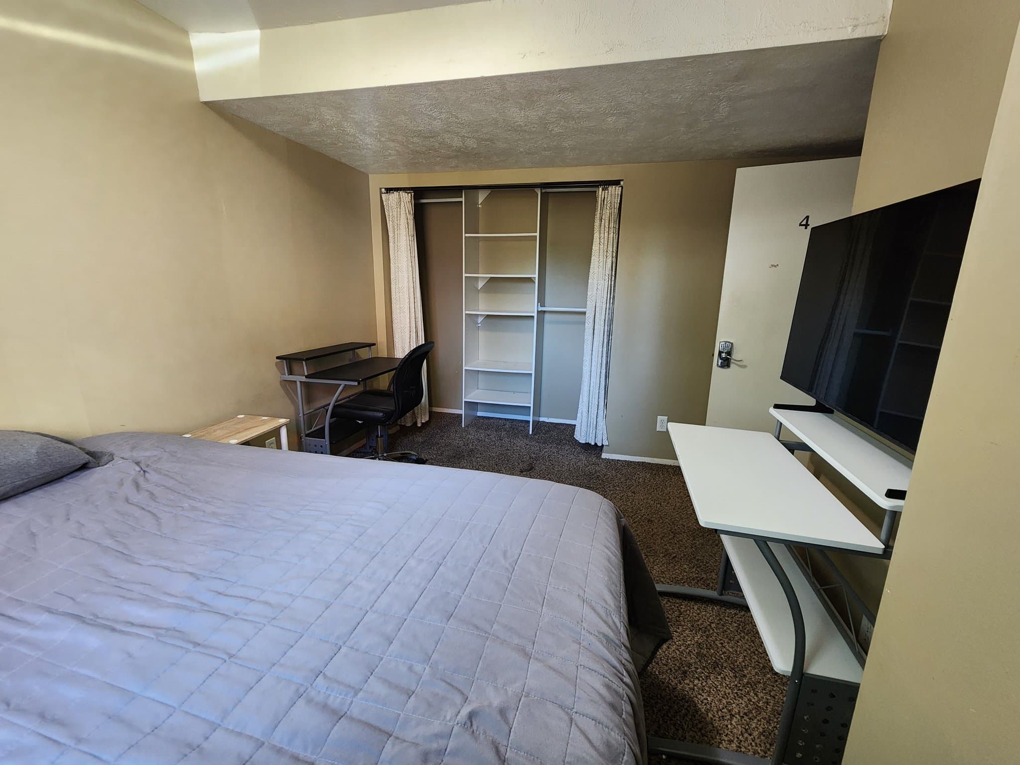 Kerns Single Room: 5564 Townsend Way