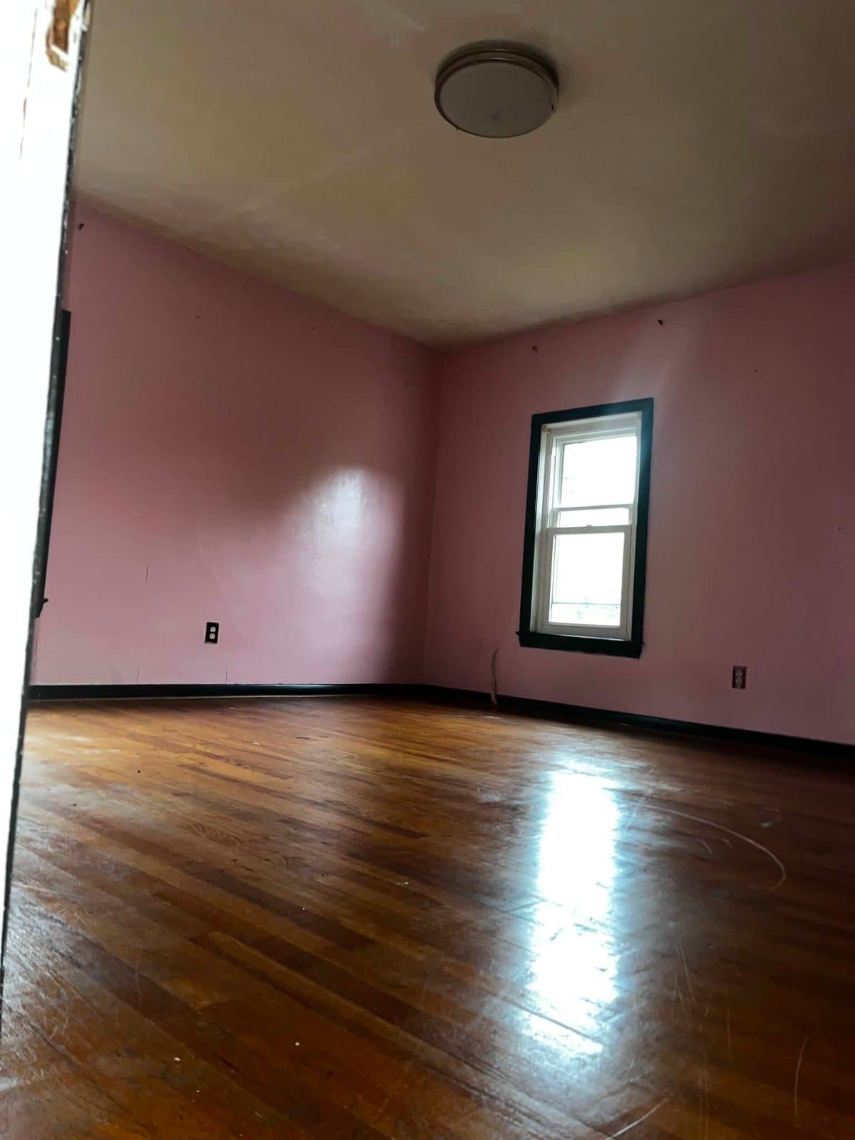 Greenville House: 9 N Diamond Street