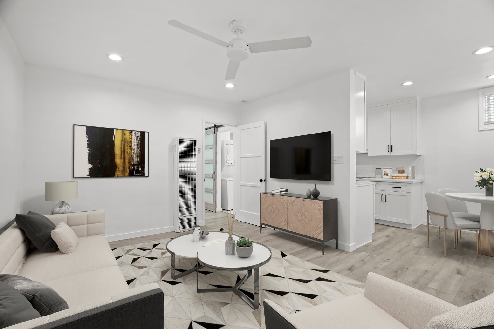 Los Angeles Apartment: 415 Loma Dr